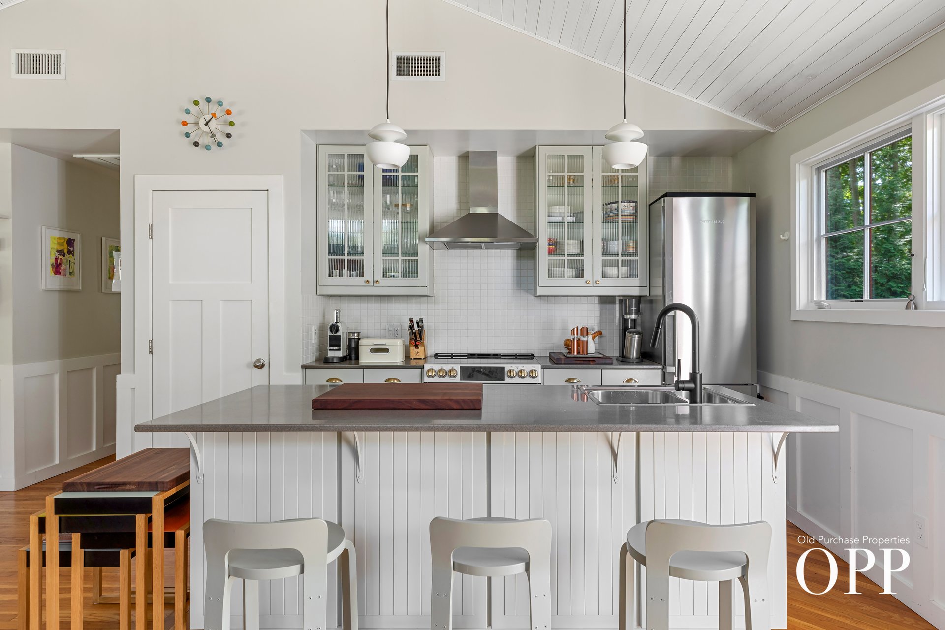 Impeccable Living on Nearly One Acre