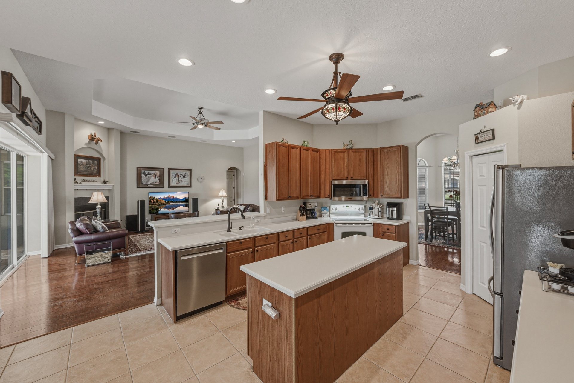 13304 THOROUGHBRED DR