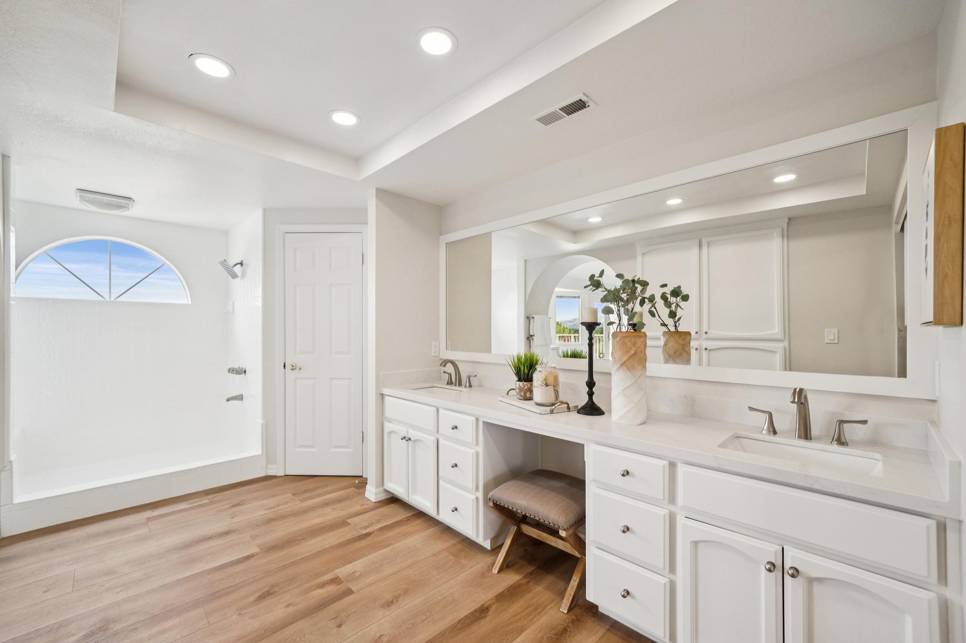 5075 Monaco Dr.