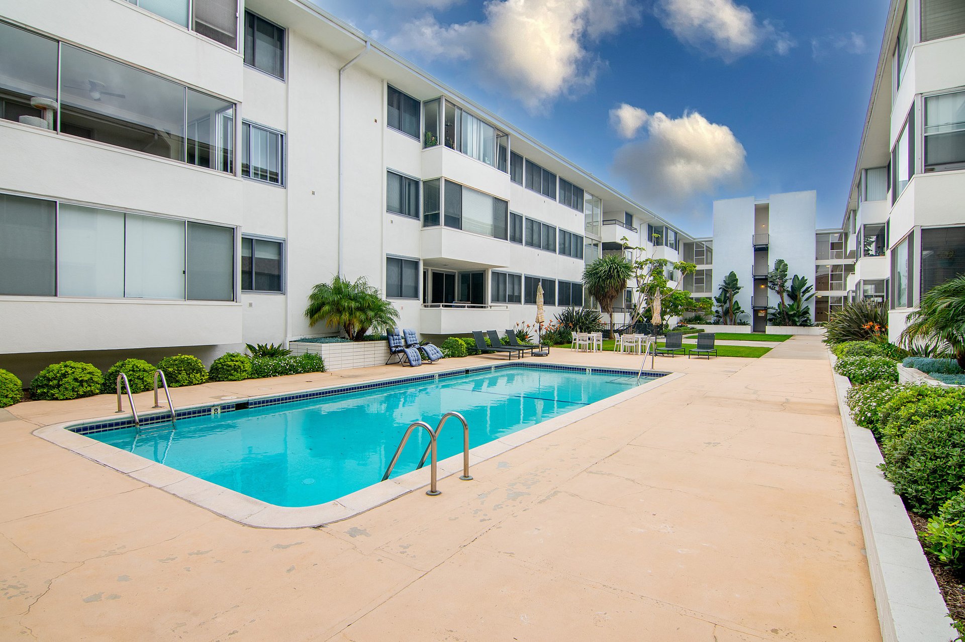 8701 Delgany Ave, #208