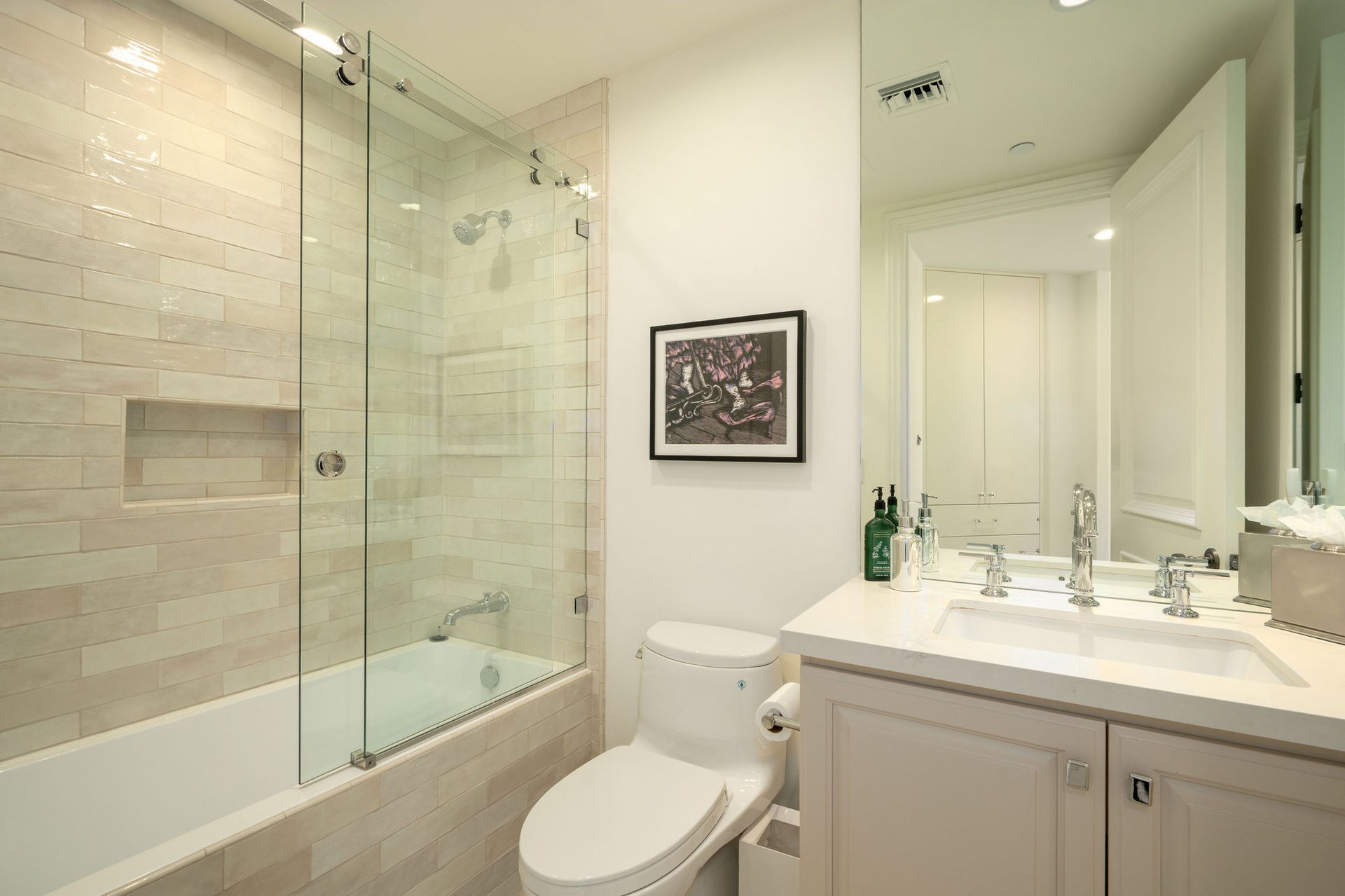 7175 E CAMELBACK Road, 301