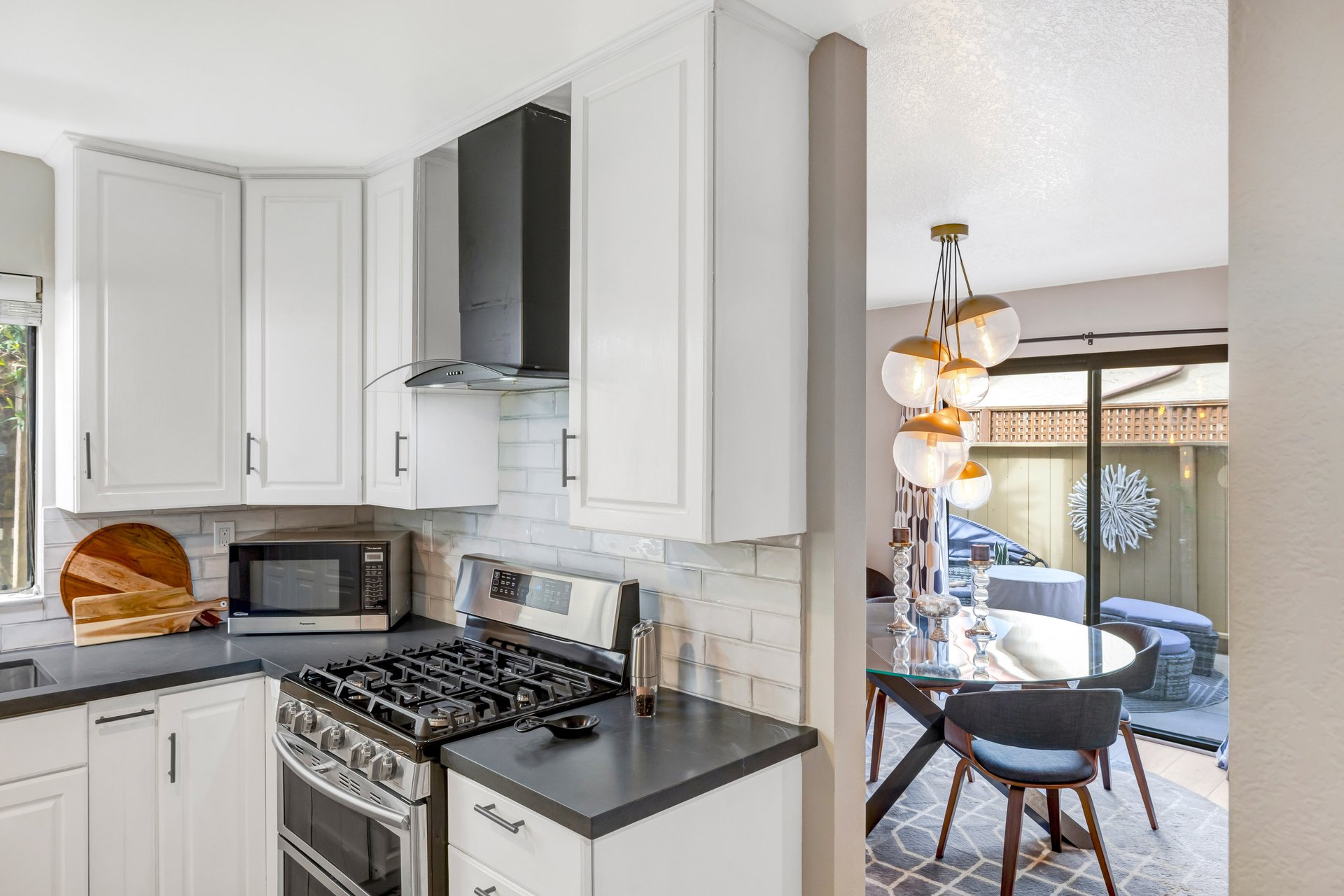 Charming Updated Townhouse Near the Ocean