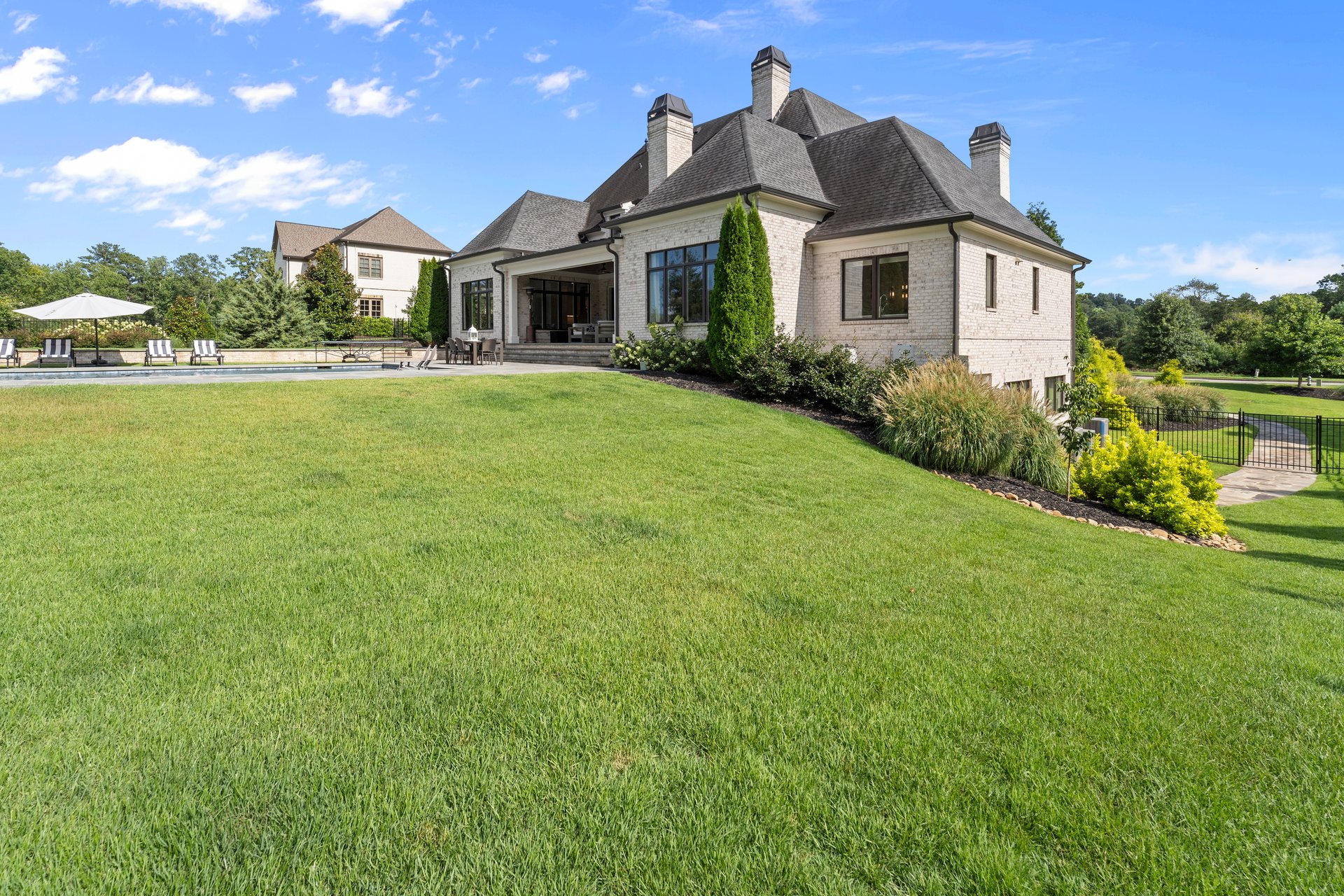  10160 Cedar Ridge Drive