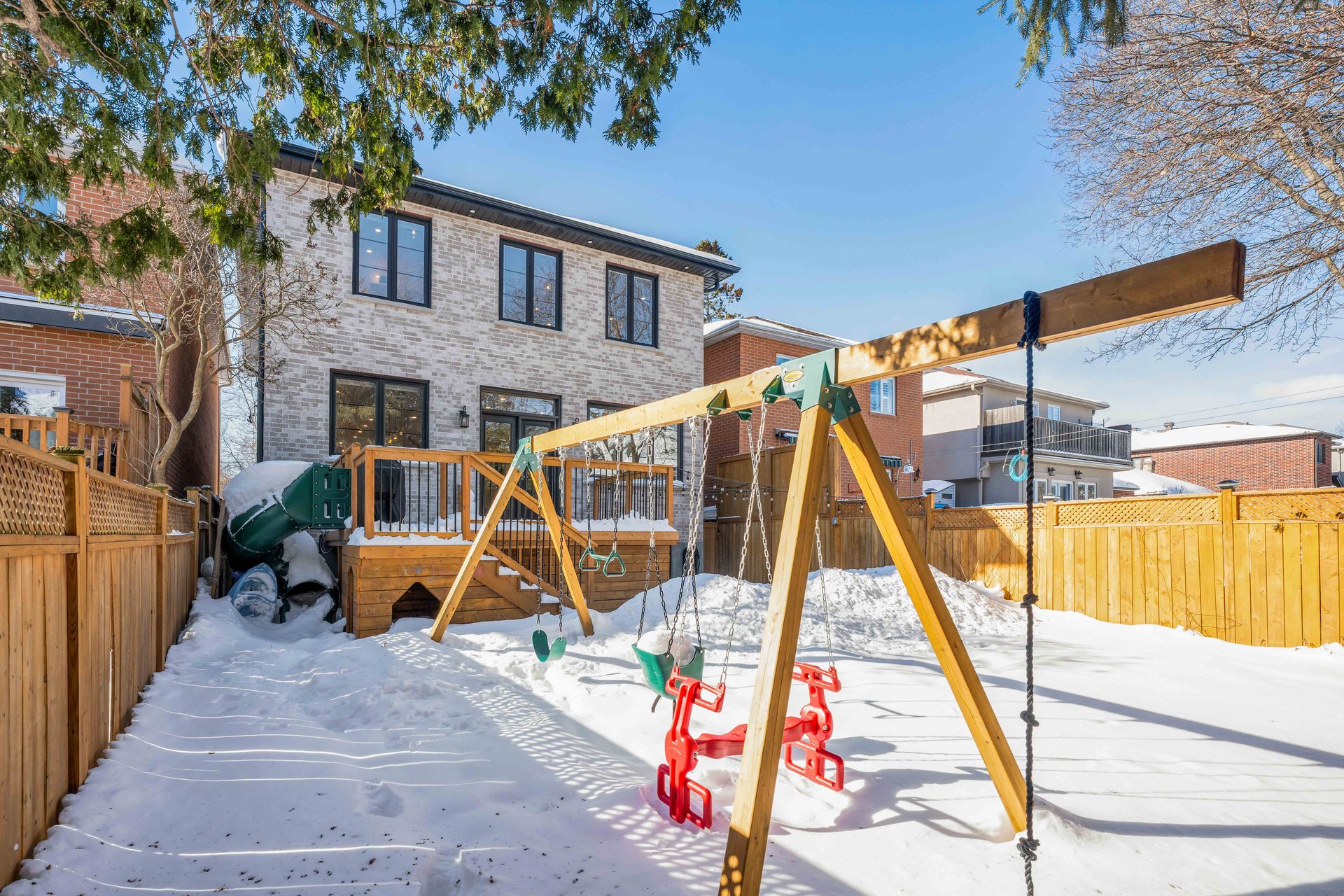 15 Marilyn Cres