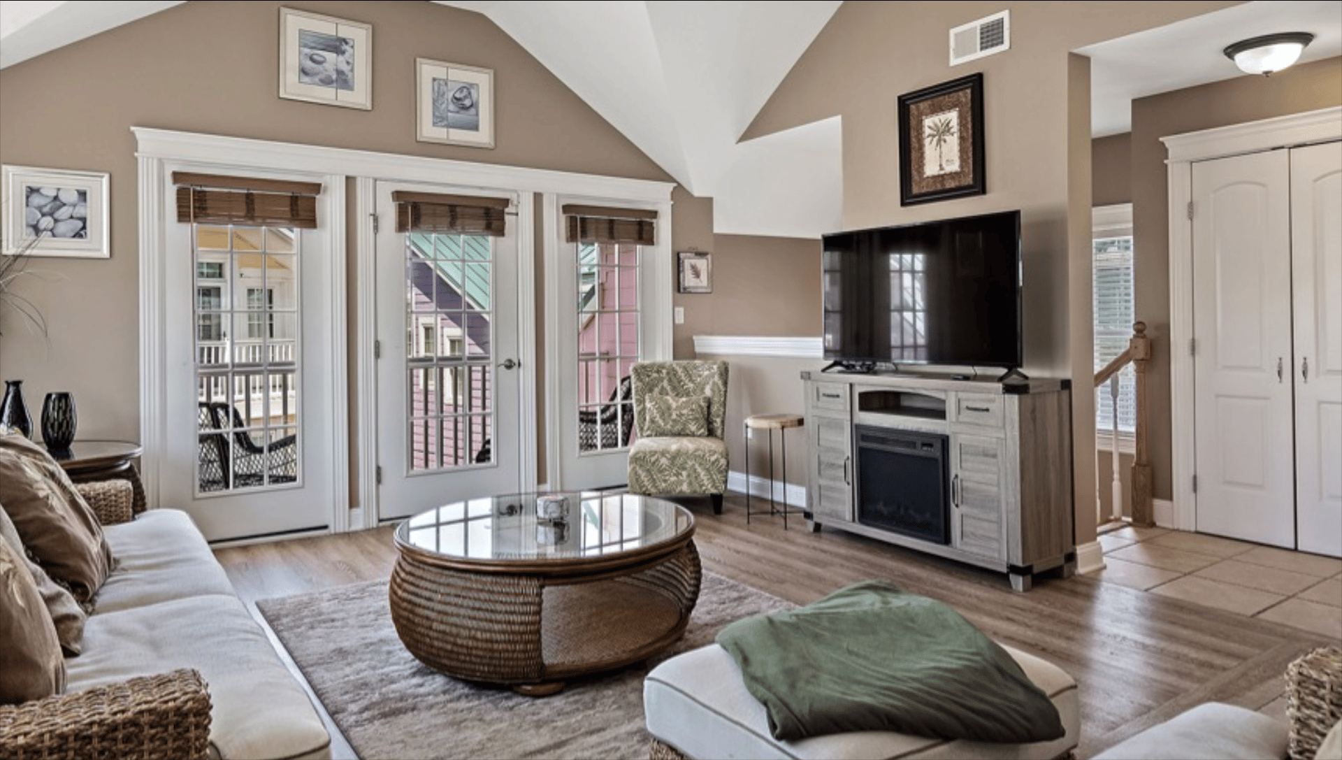 811 Bay Club Lane West, Beach Haven