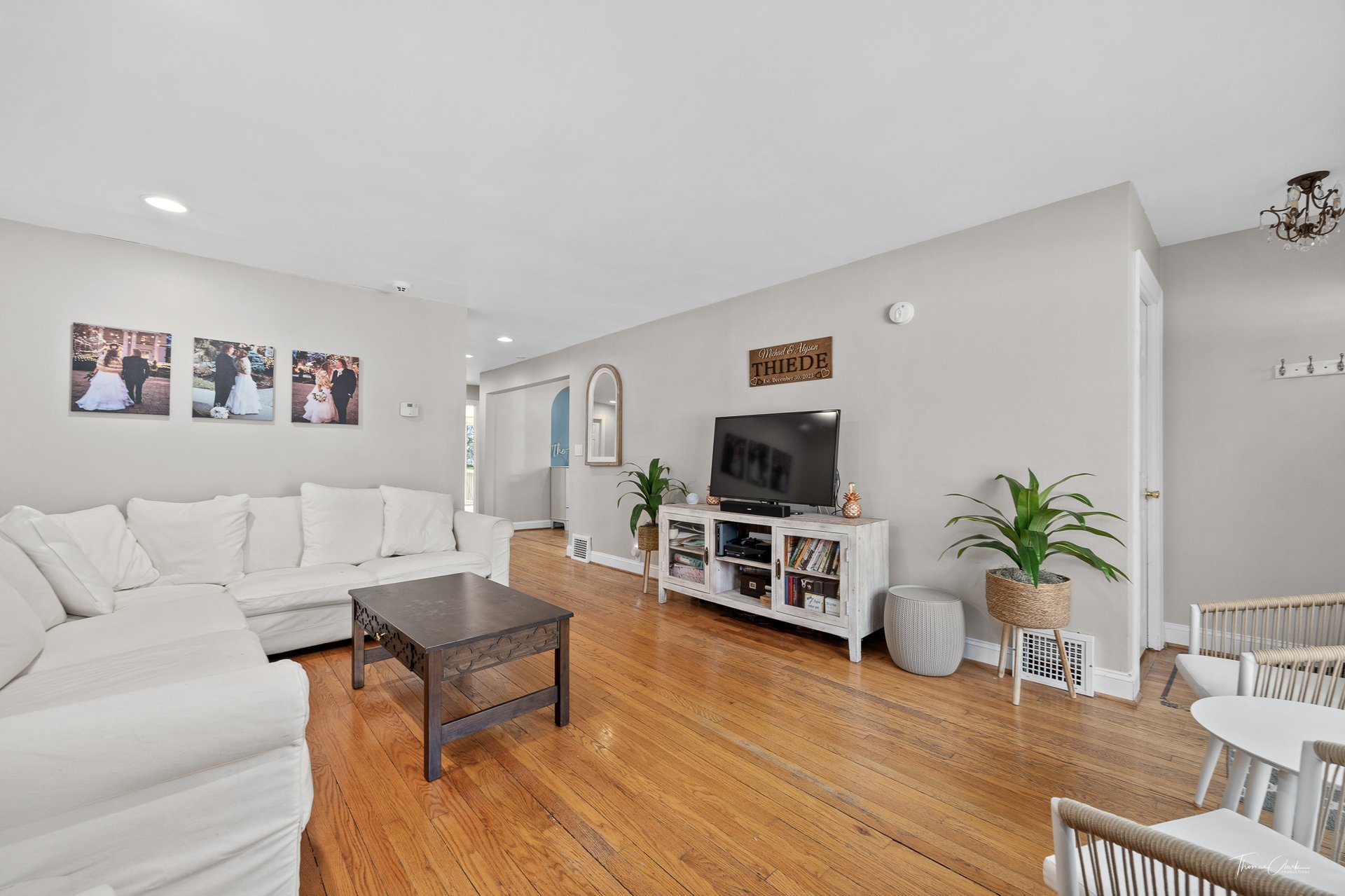 4046 Fairview Ave, Downers Grove