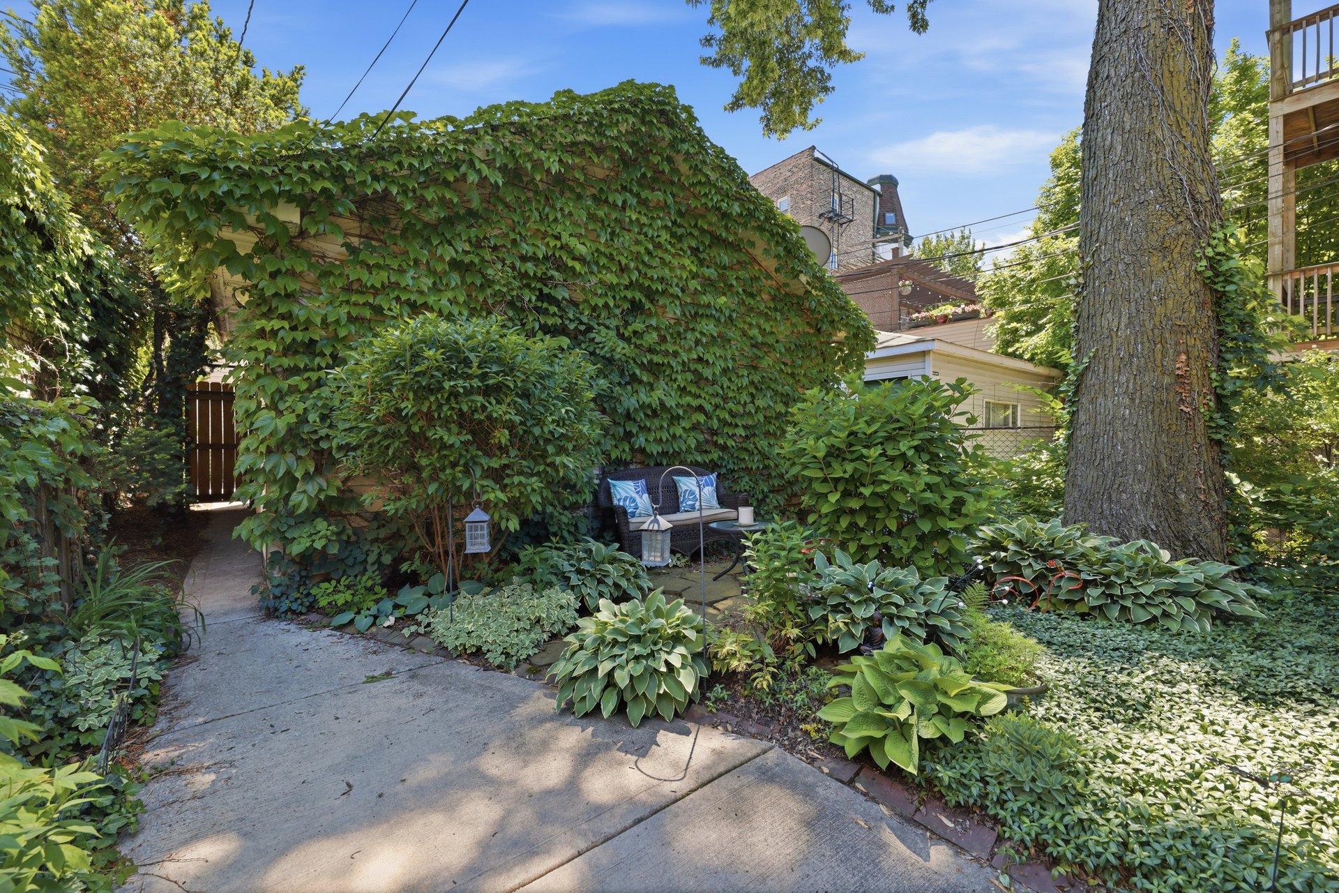 1429 W Huron Street
