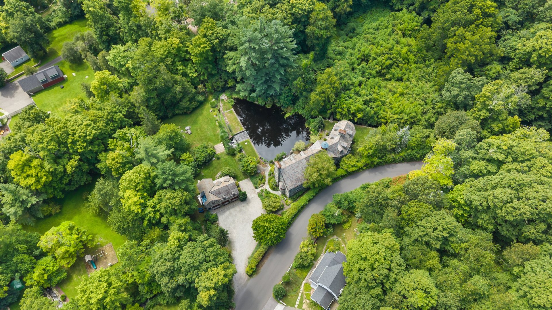 15 Saw Mill Hill Road