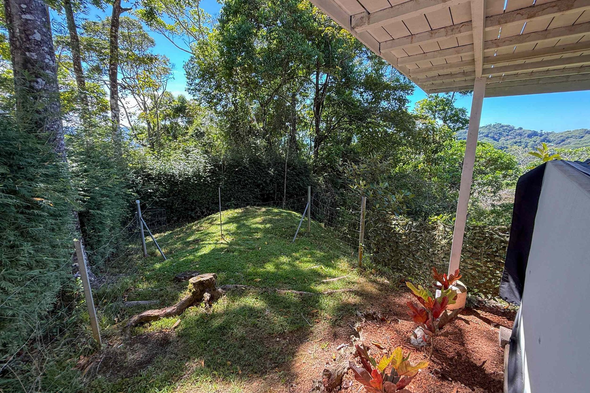 Totally Remodeled Coastal Jungle 2-Bedroom Sanctuary Home with Valley & Ocean Views in Lagunas above Dominical Costa Rica
