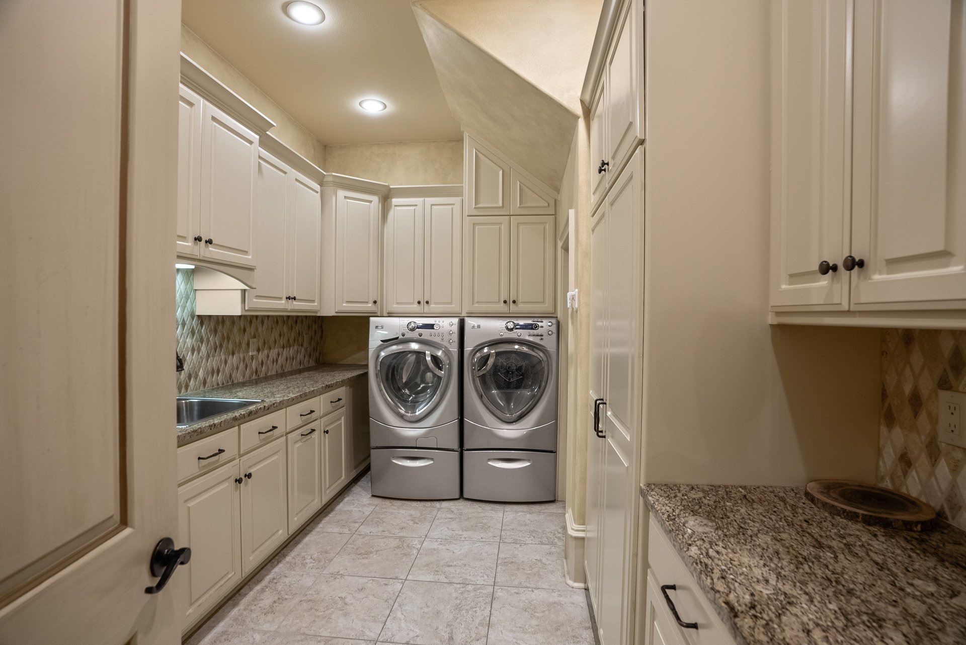 106 Orle Dr