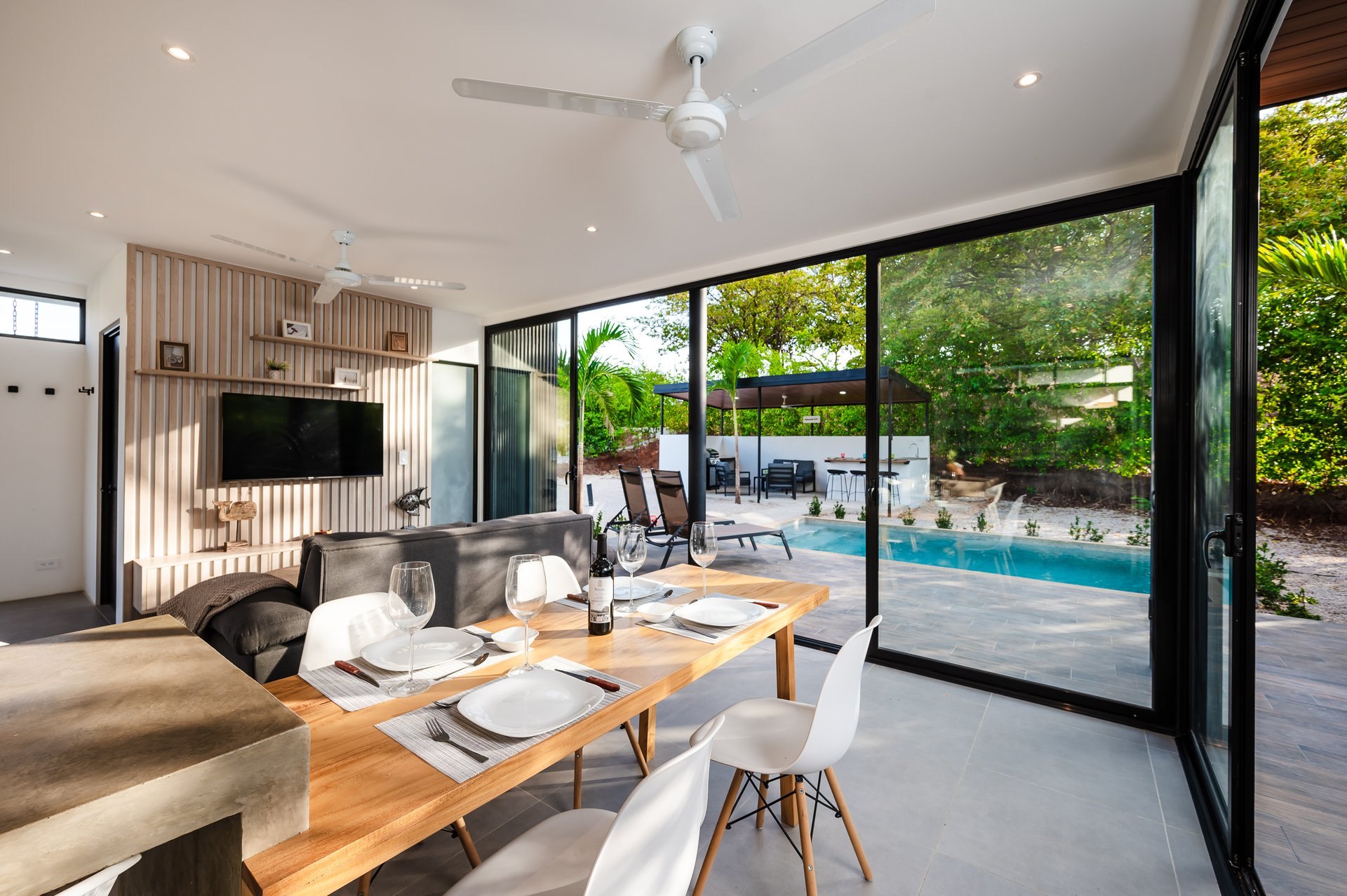V-Kaza Oriol | Exclusive Modern 2-Bedroom Villa Steps from Playa Conchal
