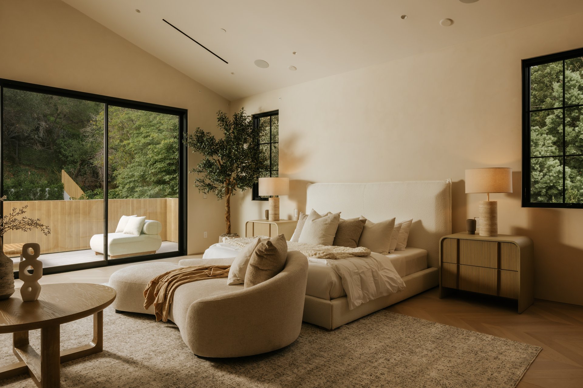 2130 Mandeville Canyon Rd