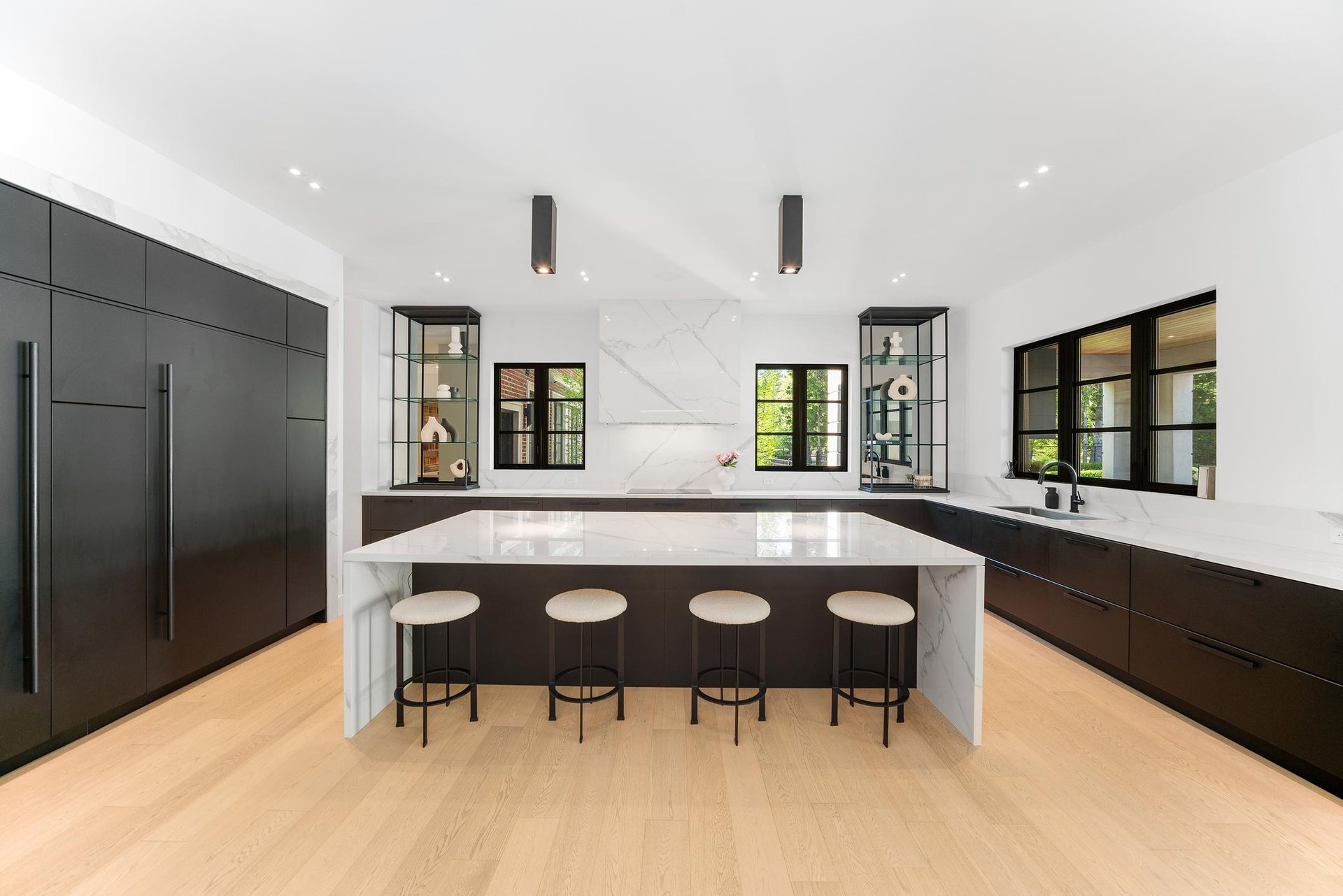 6 Forestave Crescent