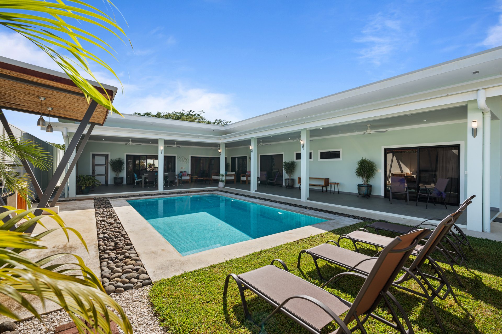 Casa Encanto | 4 bed home Walking distance to Playa Penca!