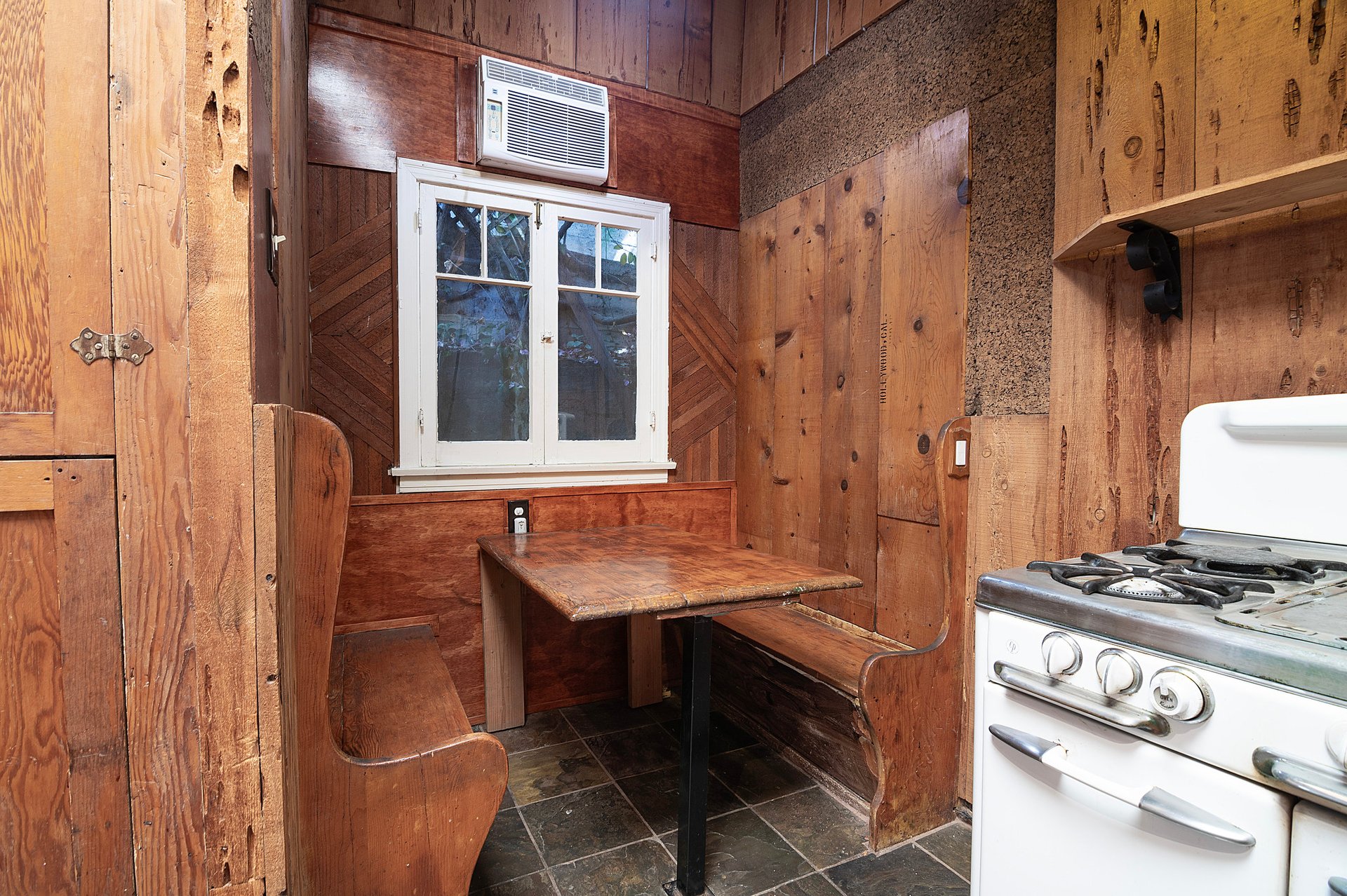 6131 Glen Tower St.