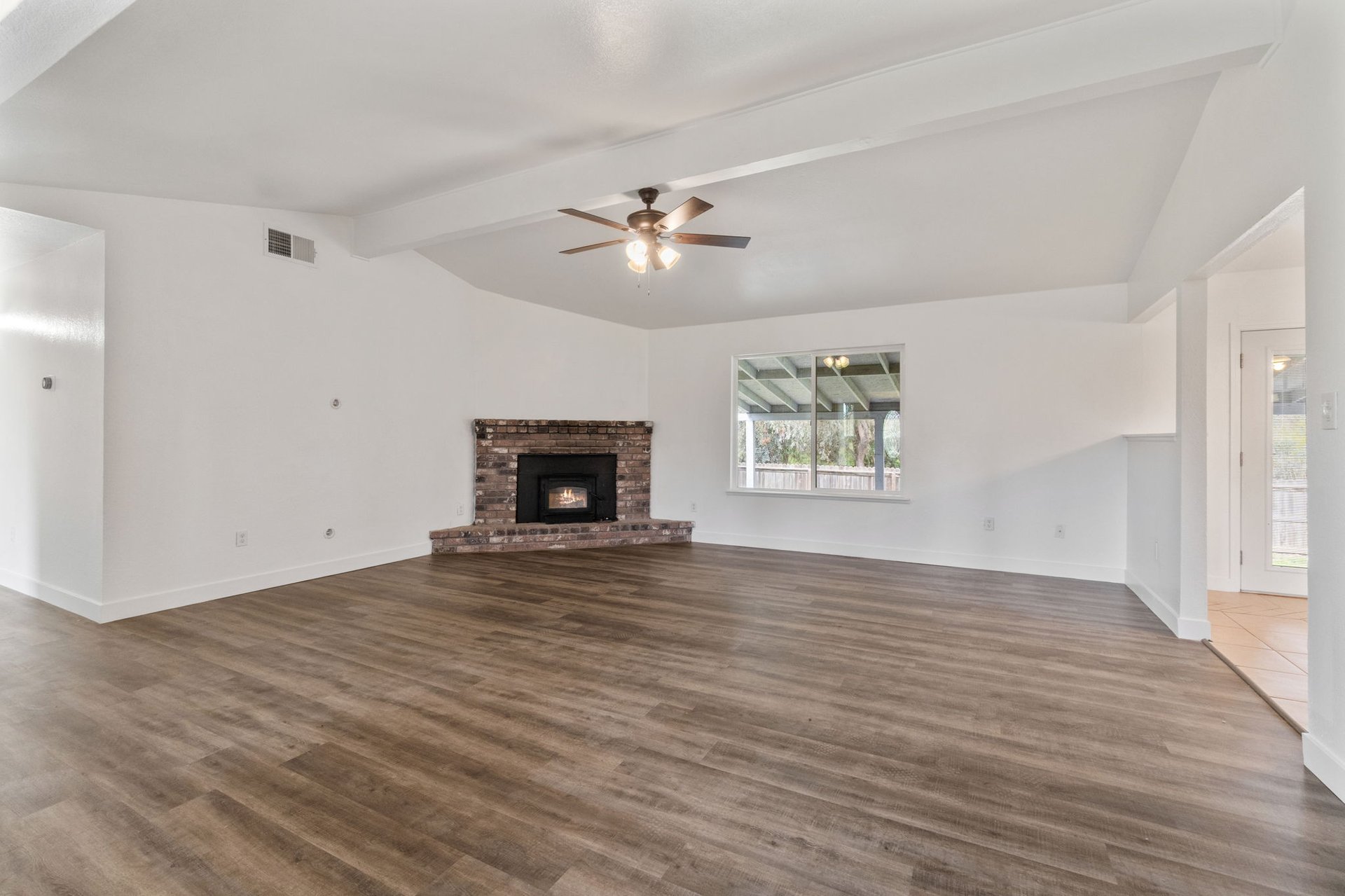17646 Lane Dr