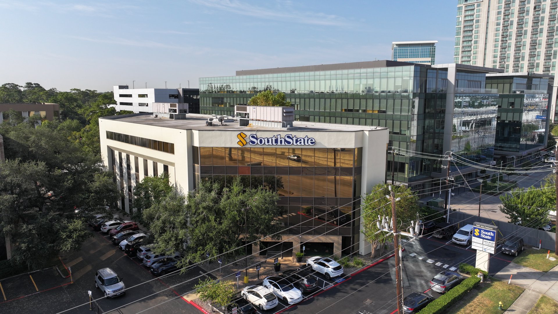 Hedwig Plaza - 9601 Katy Freeway