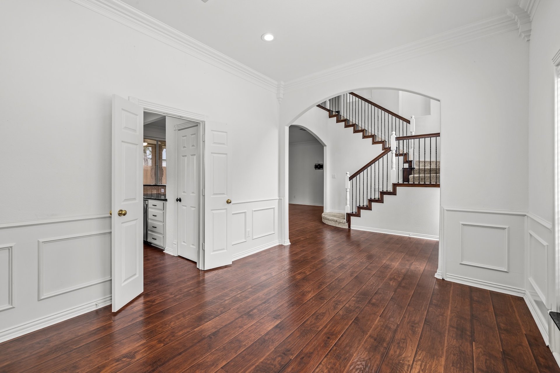 2 Treewood Court