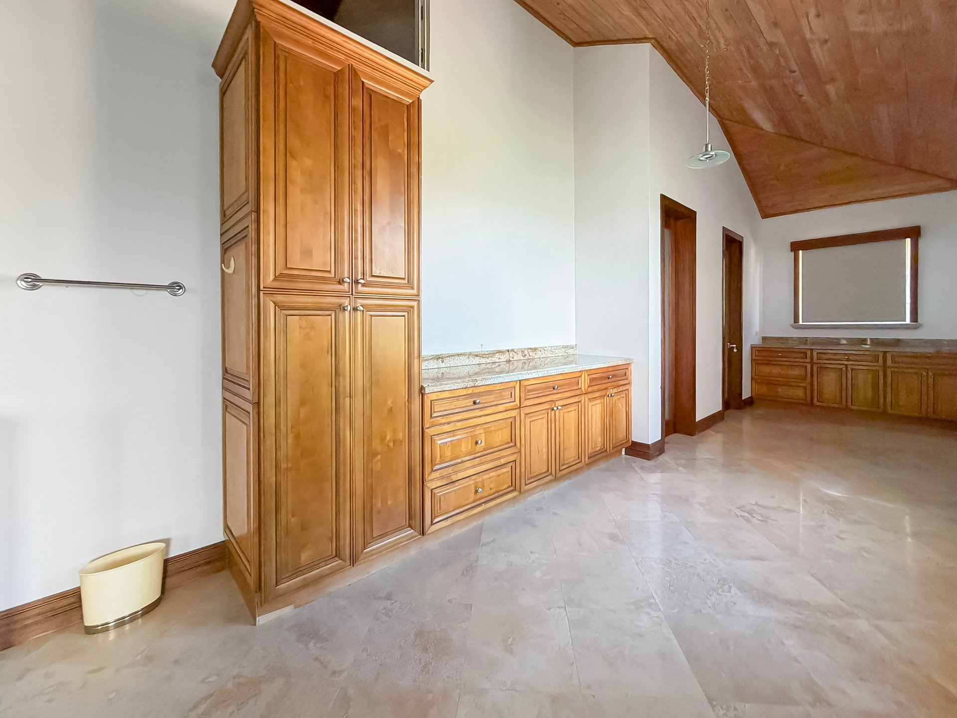 565 Parham Town 7 Bedroom Villa