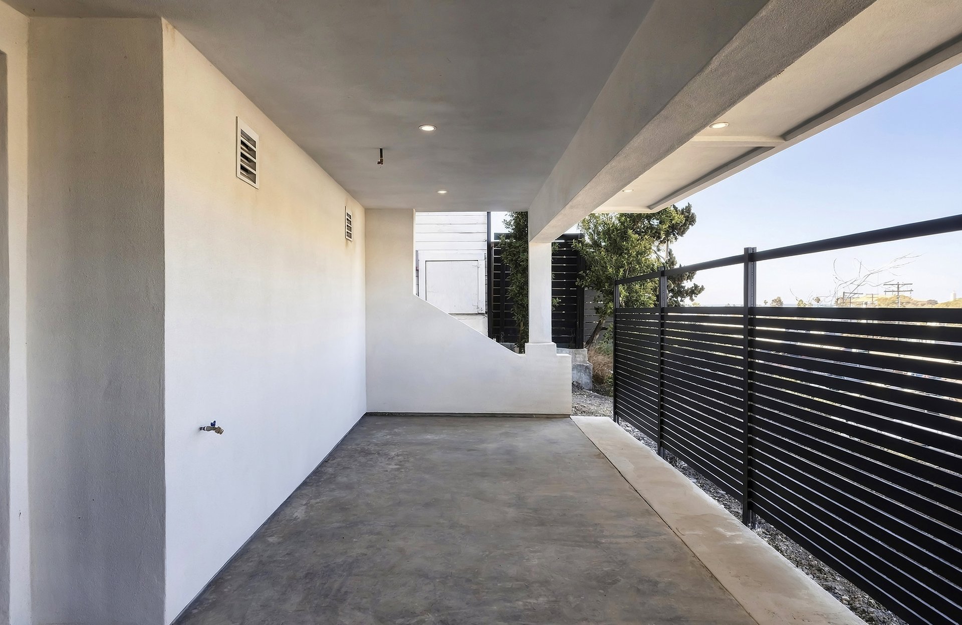 126 Calle Redondel