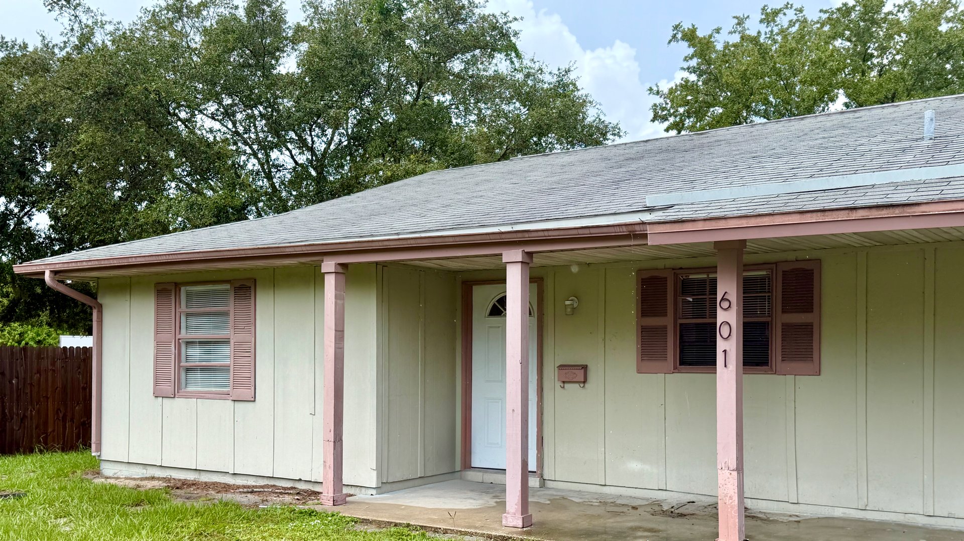 Casselberry Two-Bedroom Unit in Half-Duplex with Private Yard