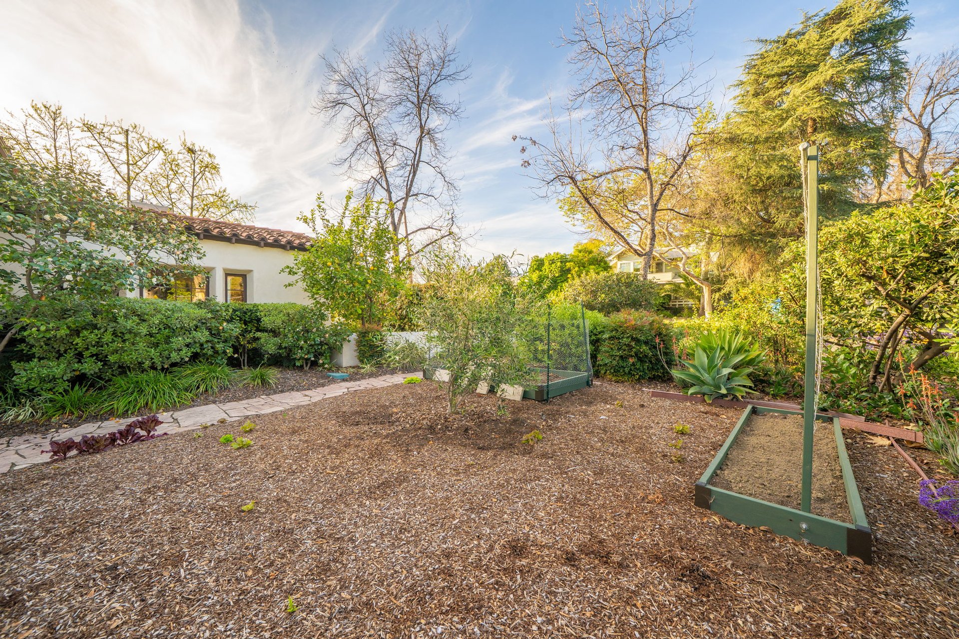 777 N Indian Hill