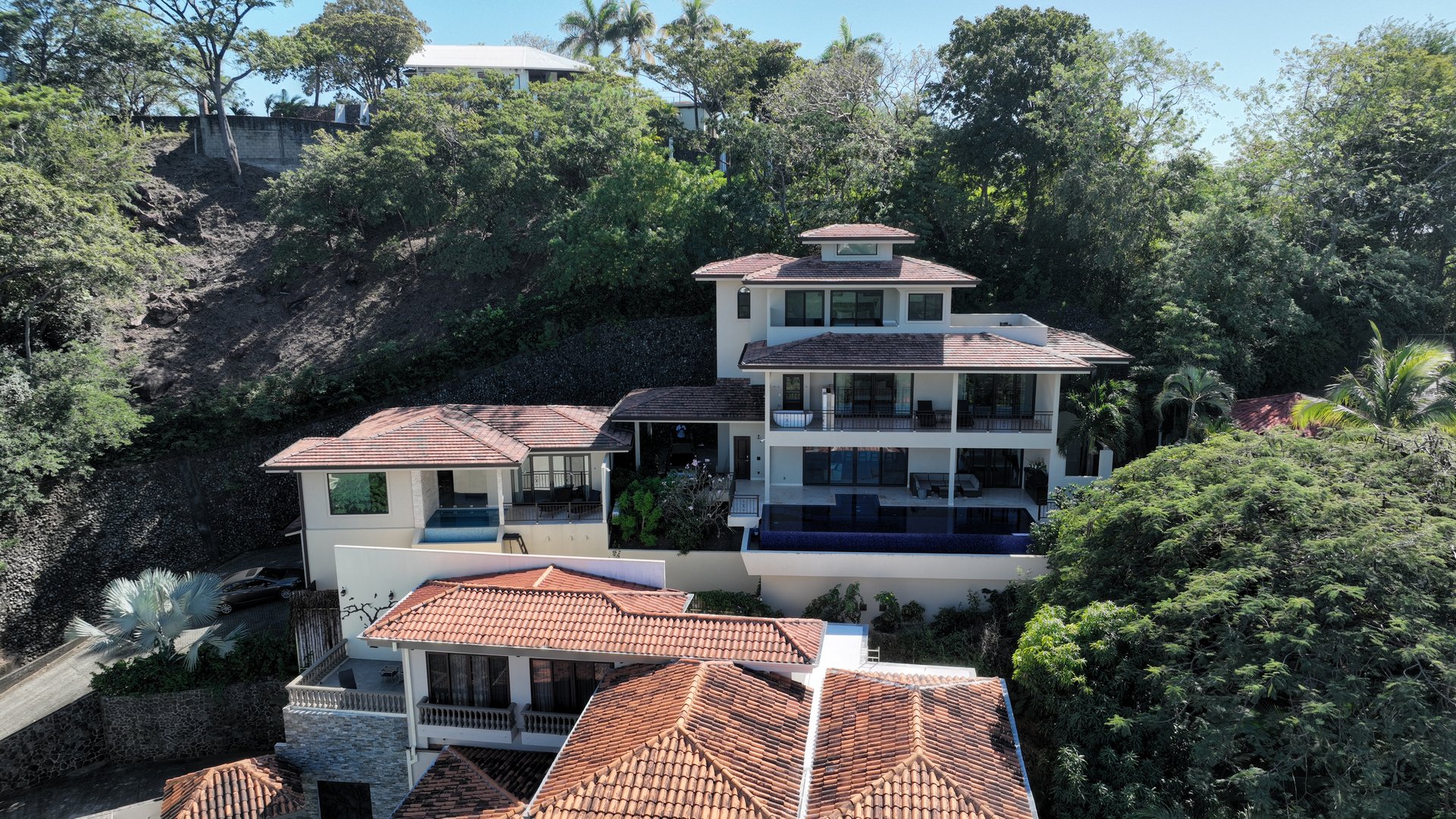 Casa Todo Bien and Guest House: Luxury 4BR Main Home + Guest House with Ocean Views