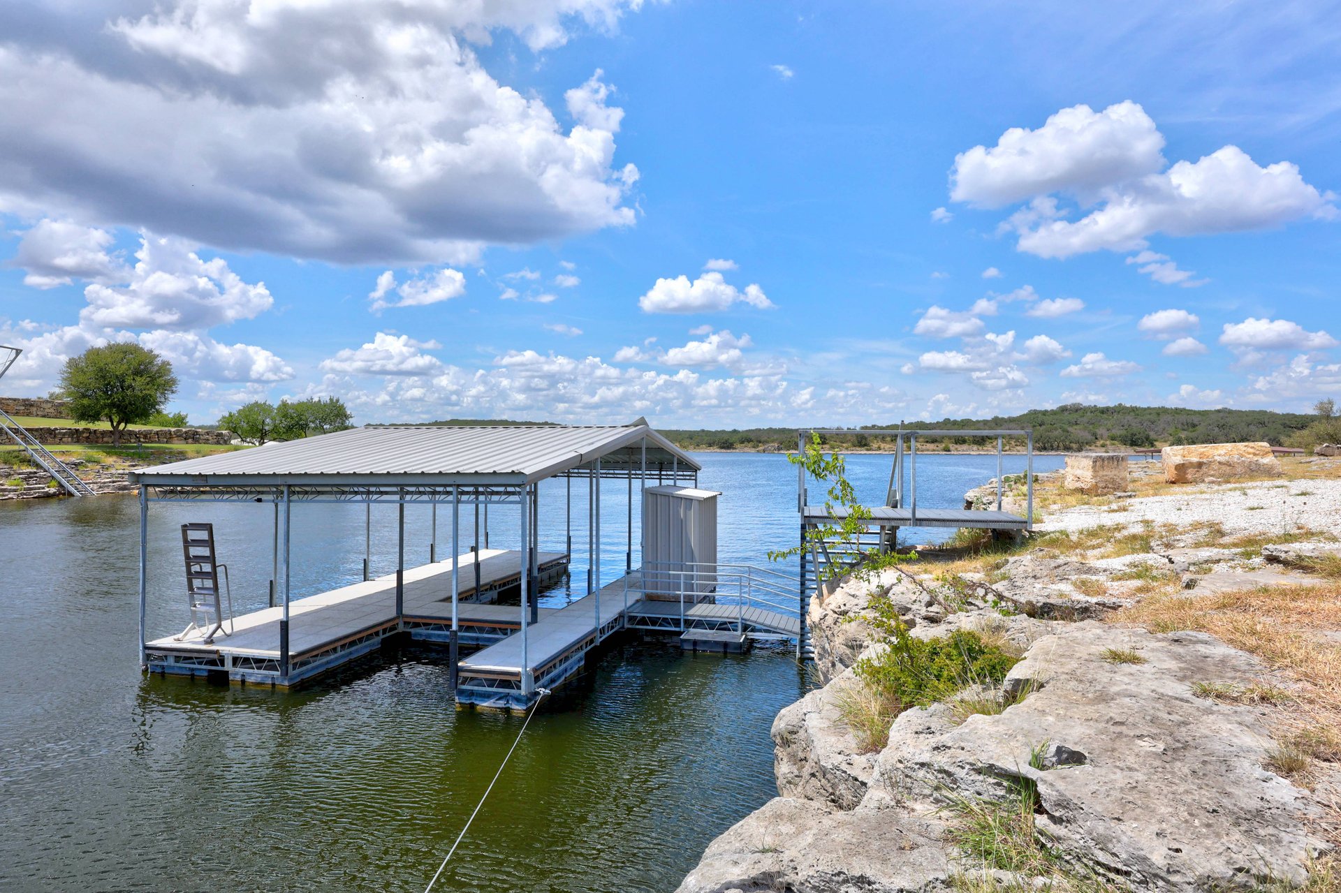 2912 Patriot Drive & 3002 Point Cove