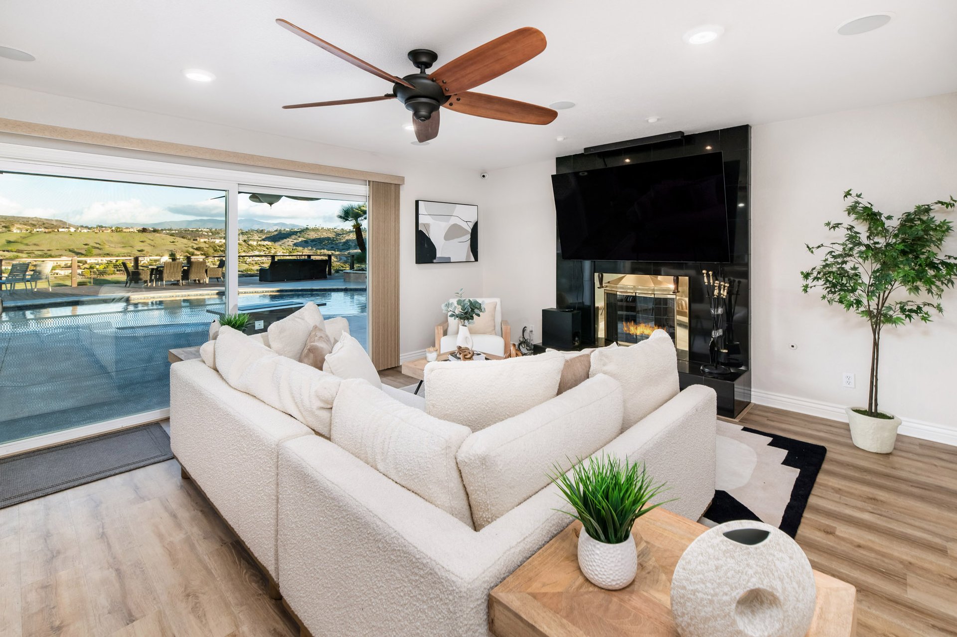 3805 Country Trail