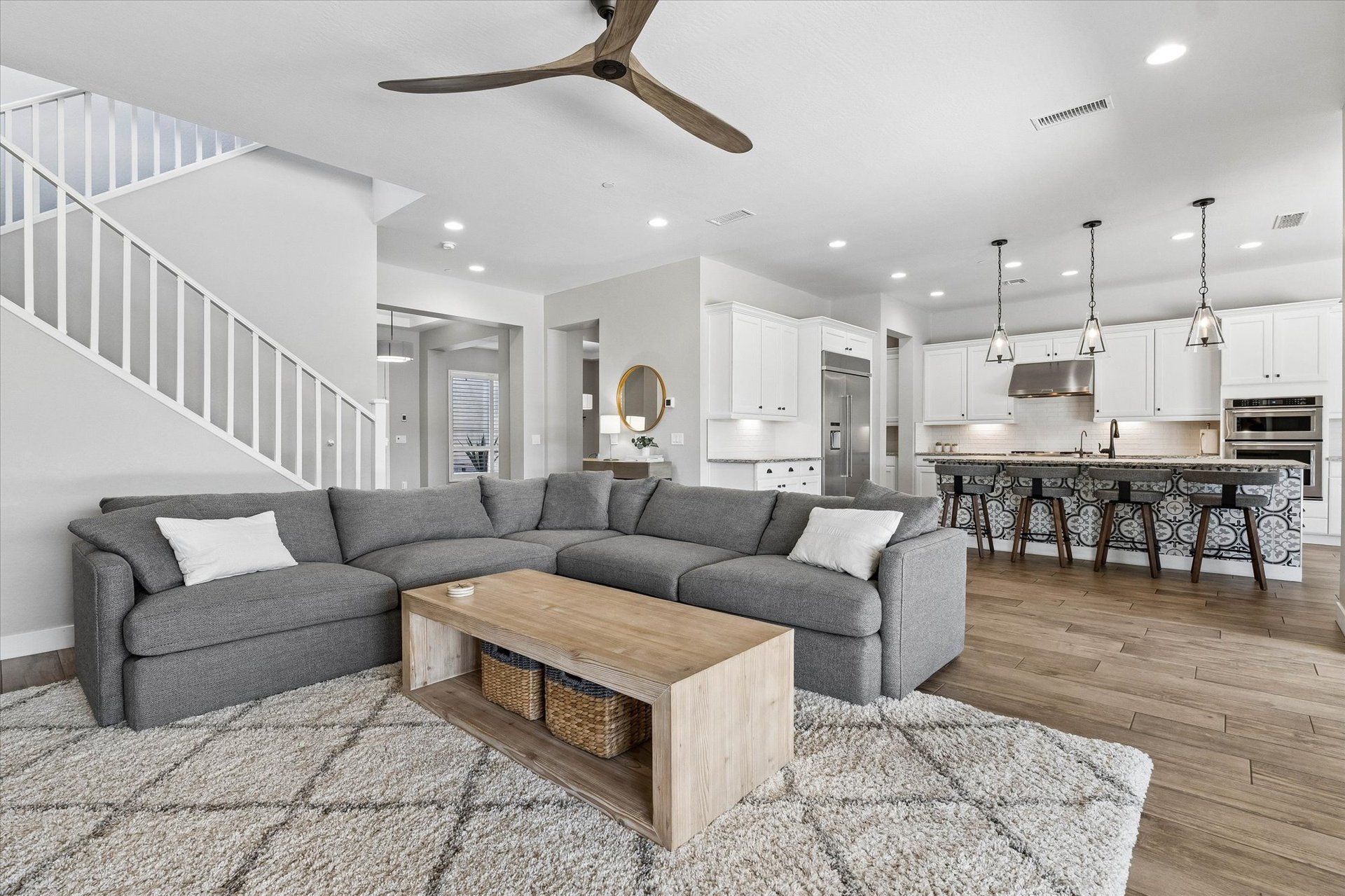 2905 E LOS GATOS DR, Phoenix, AZ 85050