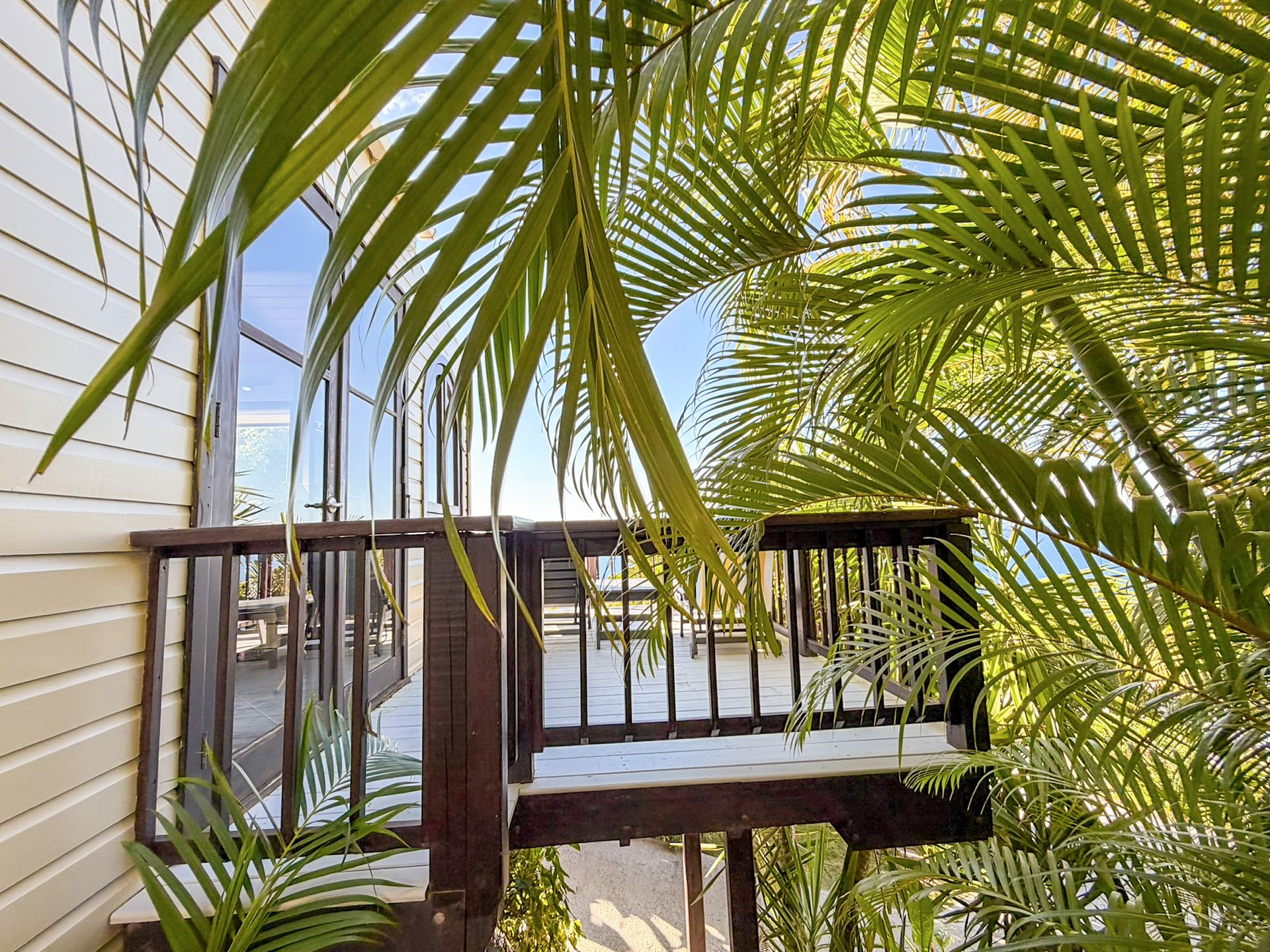 1105 Villa Botanica