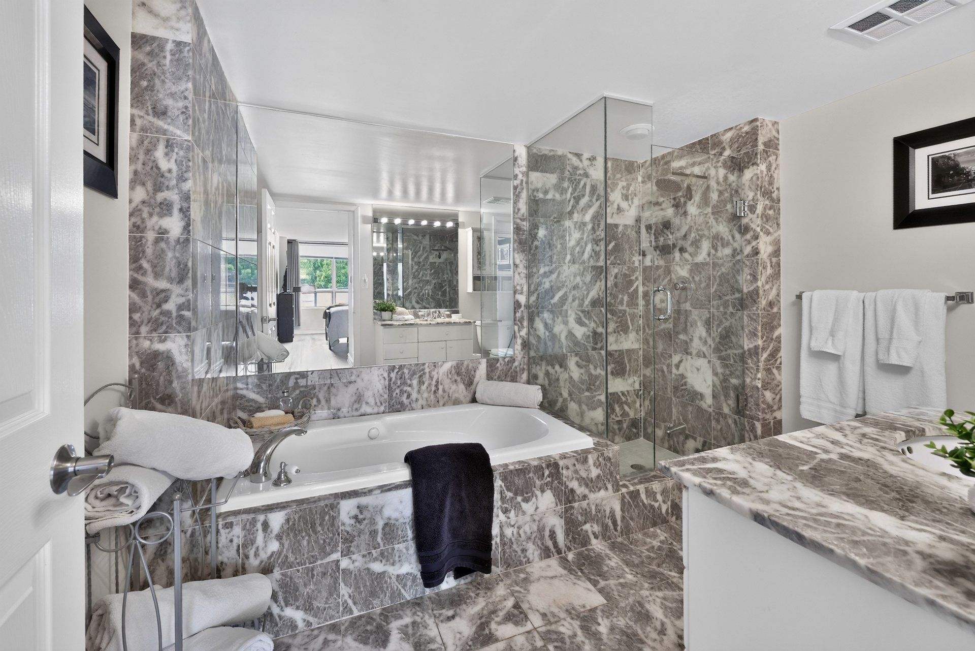 211-221 Robinson Street, Oakville
