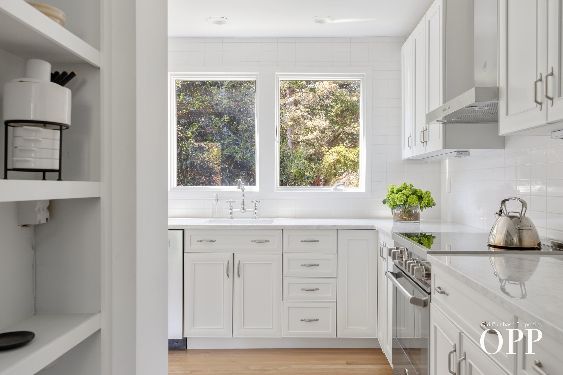 A MODERN RETREAT IN PRIME LOCATION