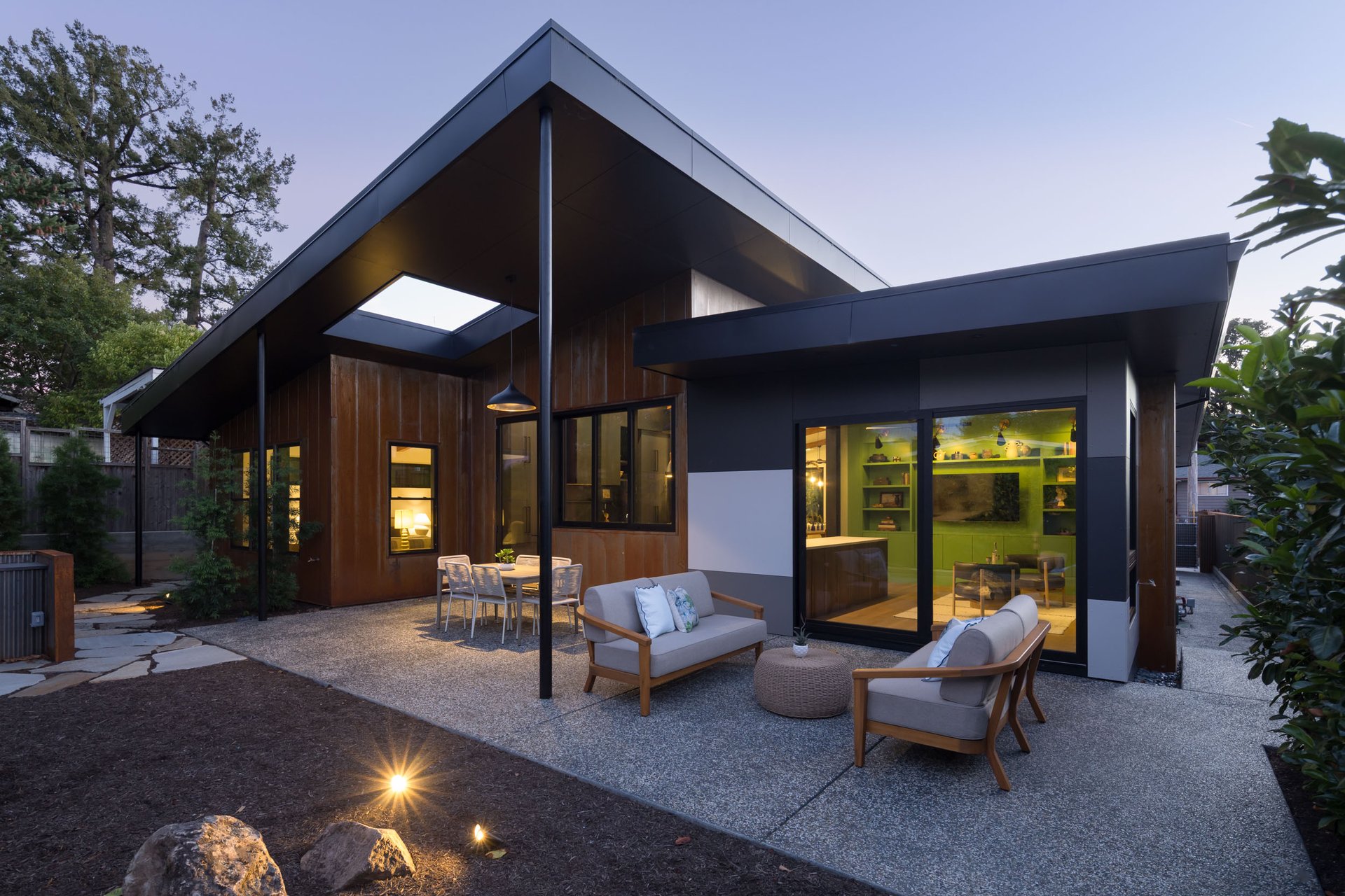573 Ellis Court