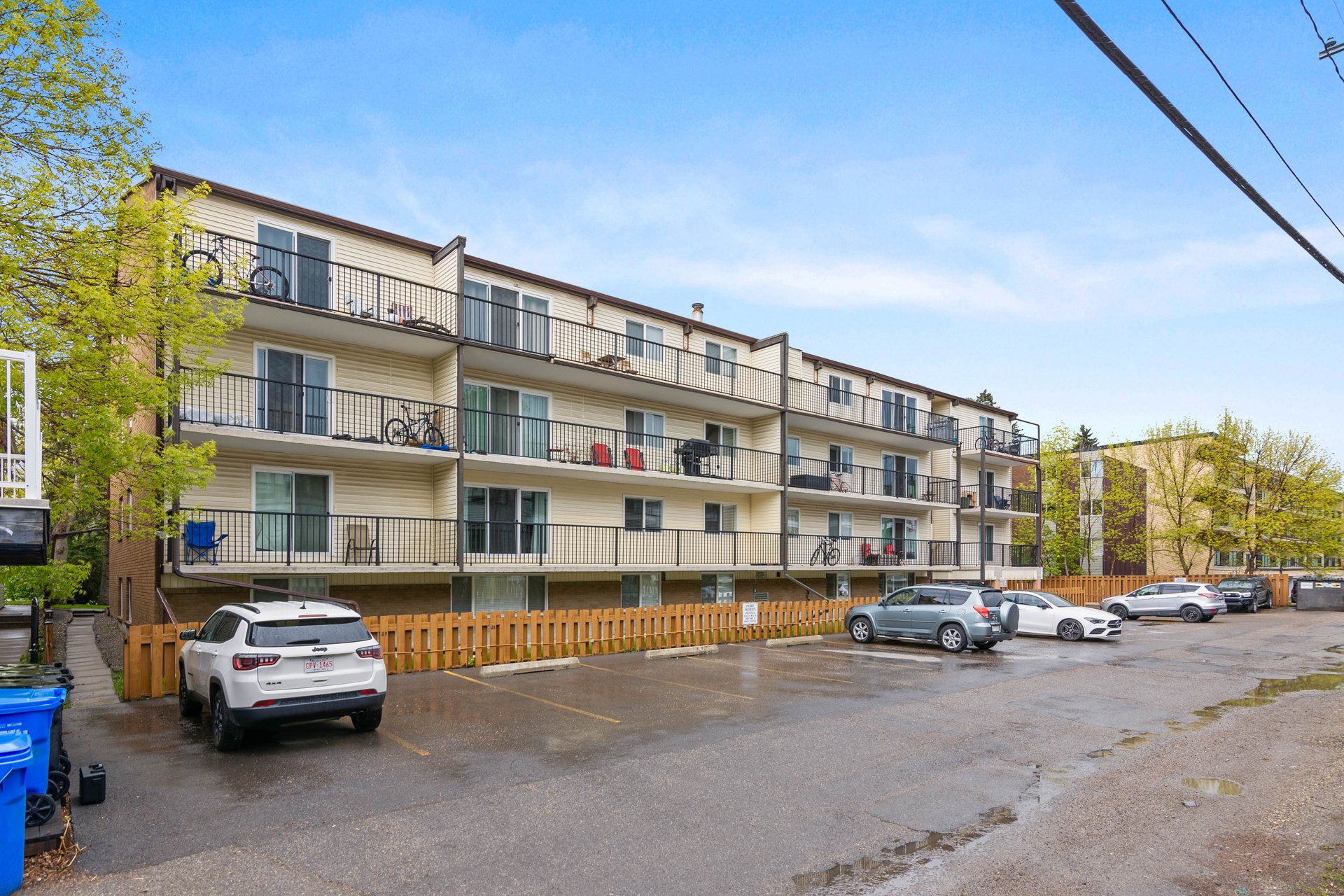 635 56 Avenue SW Unit: 206