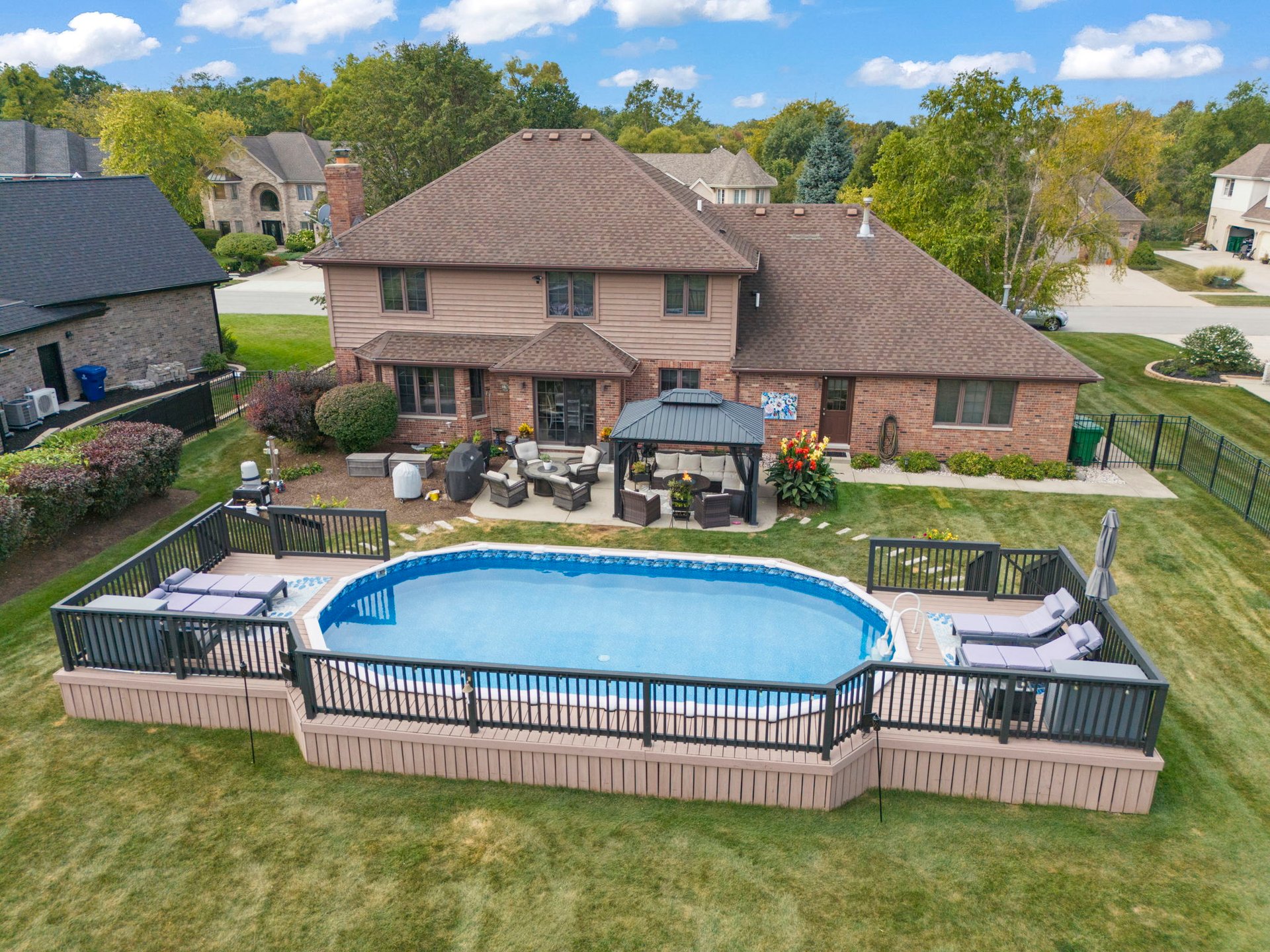16105 Ridgewood Dr