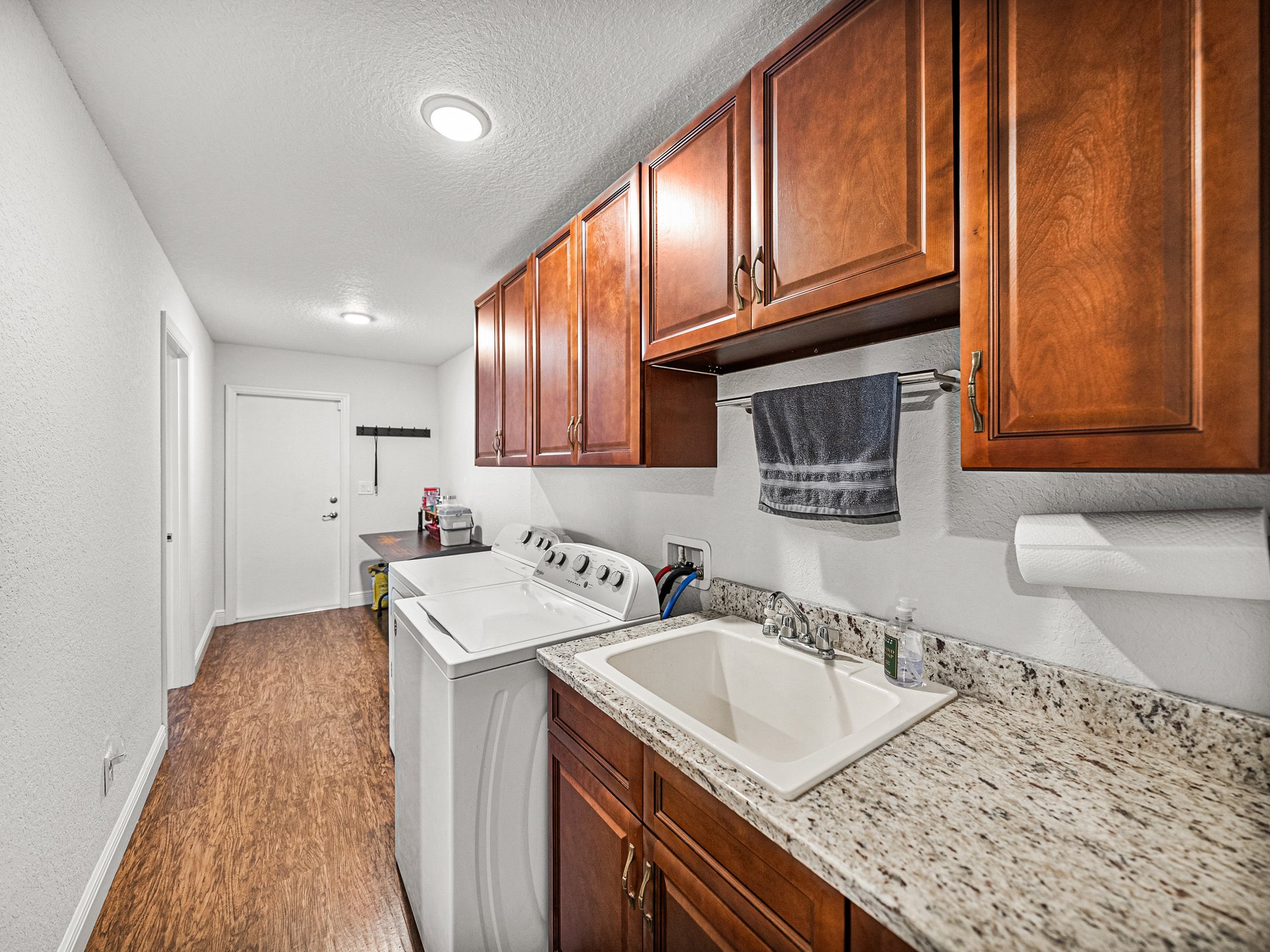 17703 COUNTRY SQUIRE LN