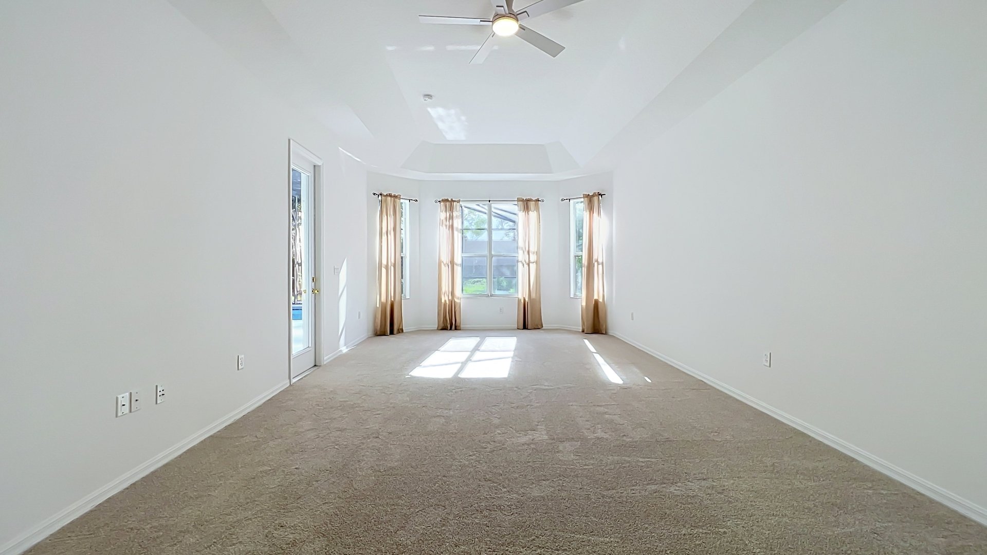 Orlando Vista Lakes 5-Bedroom 4-Bathroom Home and Lifestyle