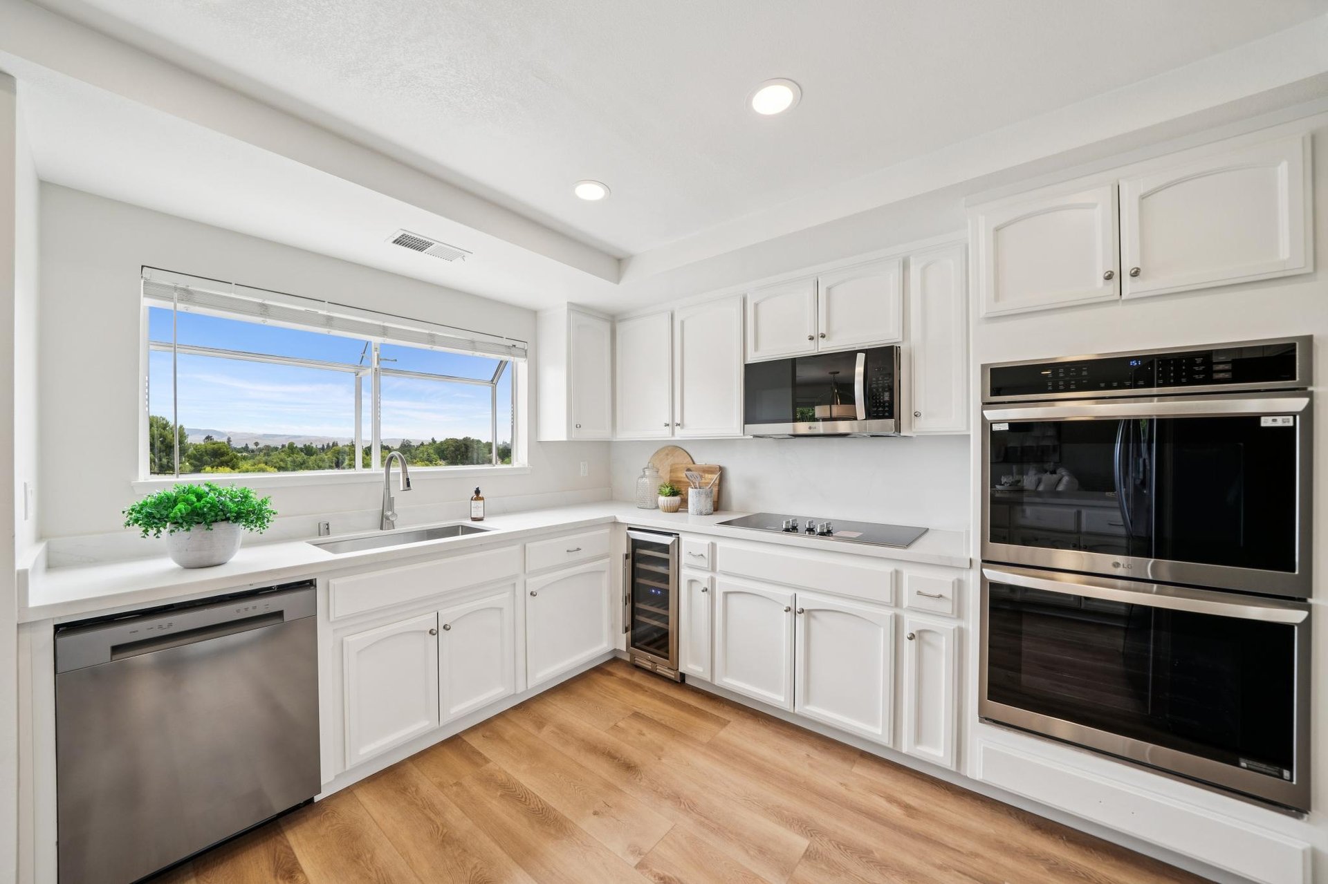 5075 Monaco Dr.
