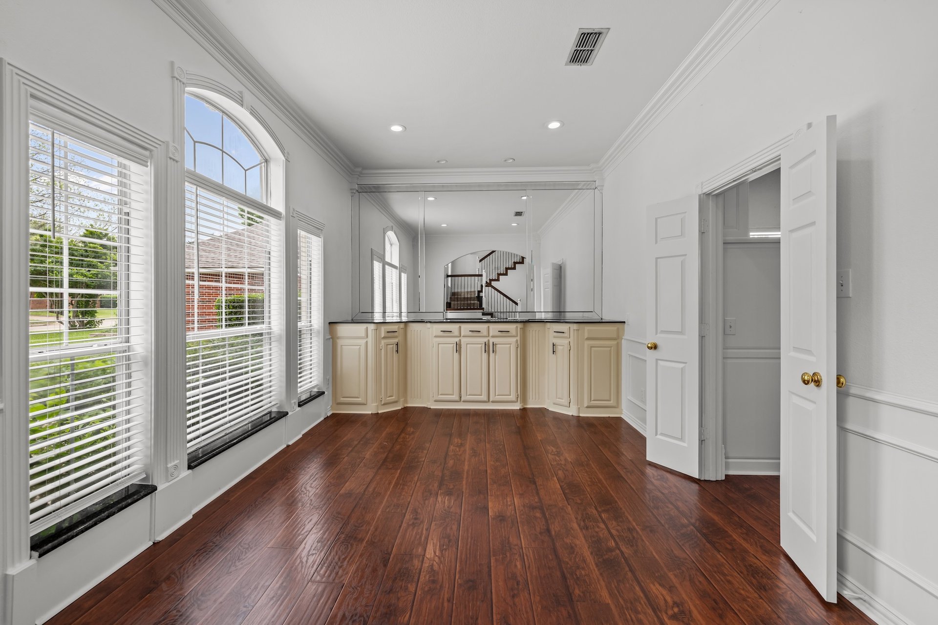 2 Treewood Court