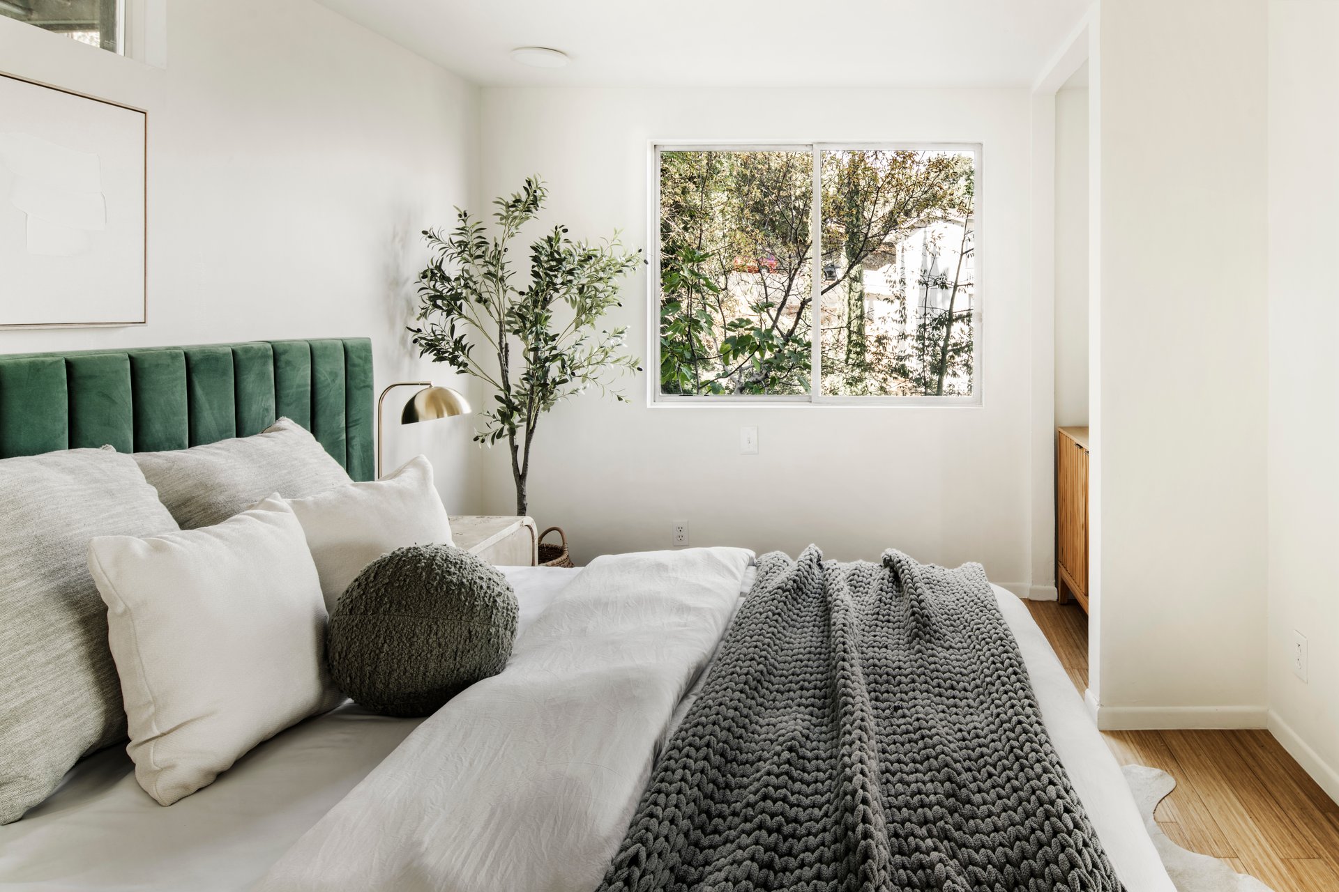 3720 Alta Mesa Dr, Studio City