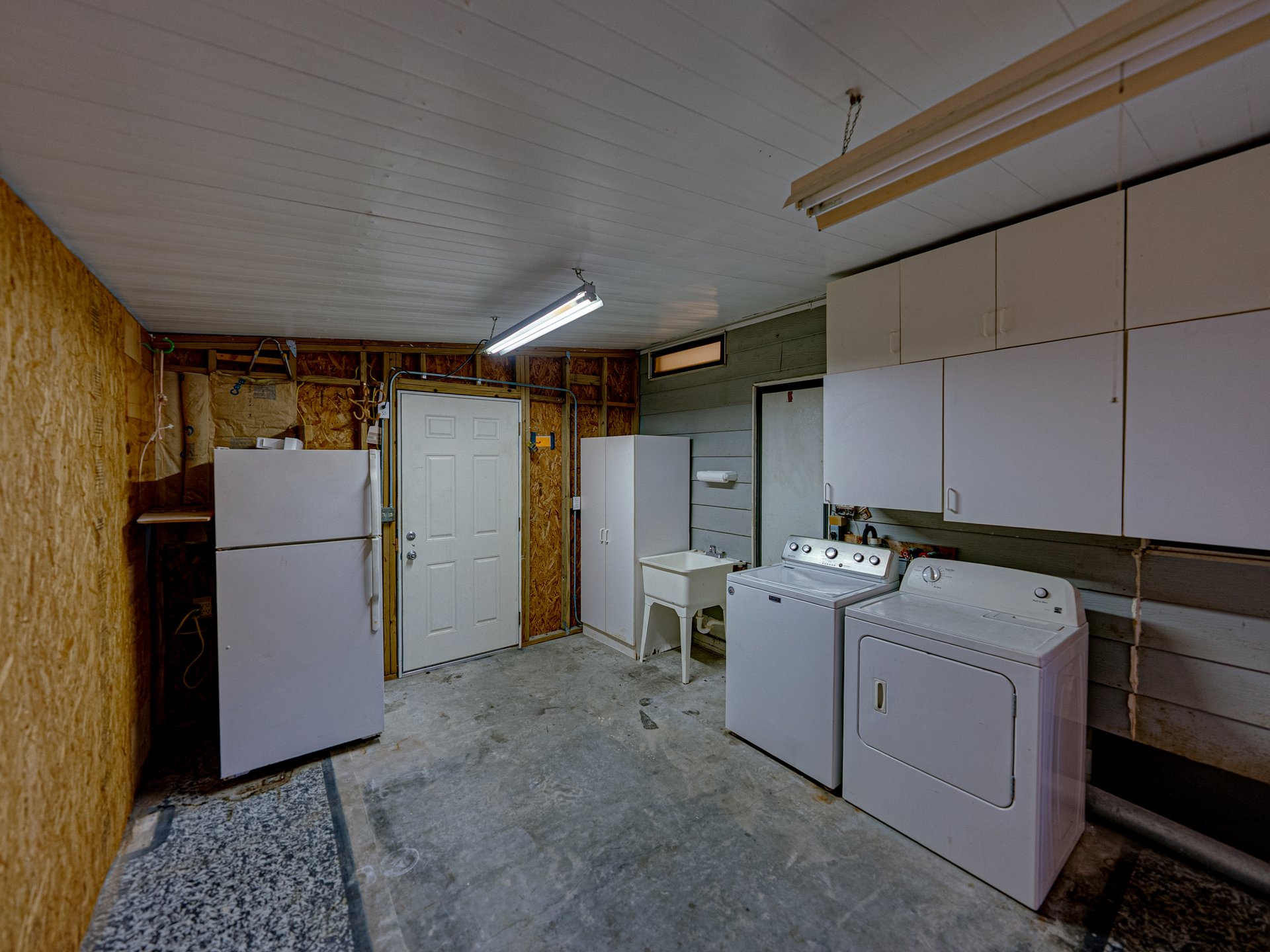 3822 DAMIAN DR