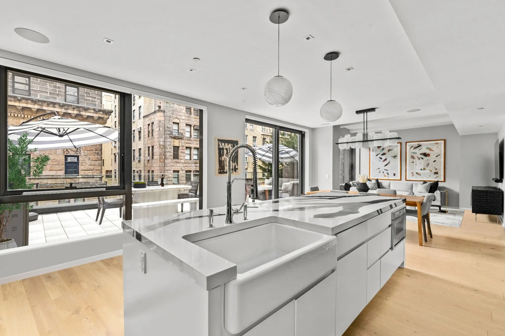121 East 22nd St, #S901