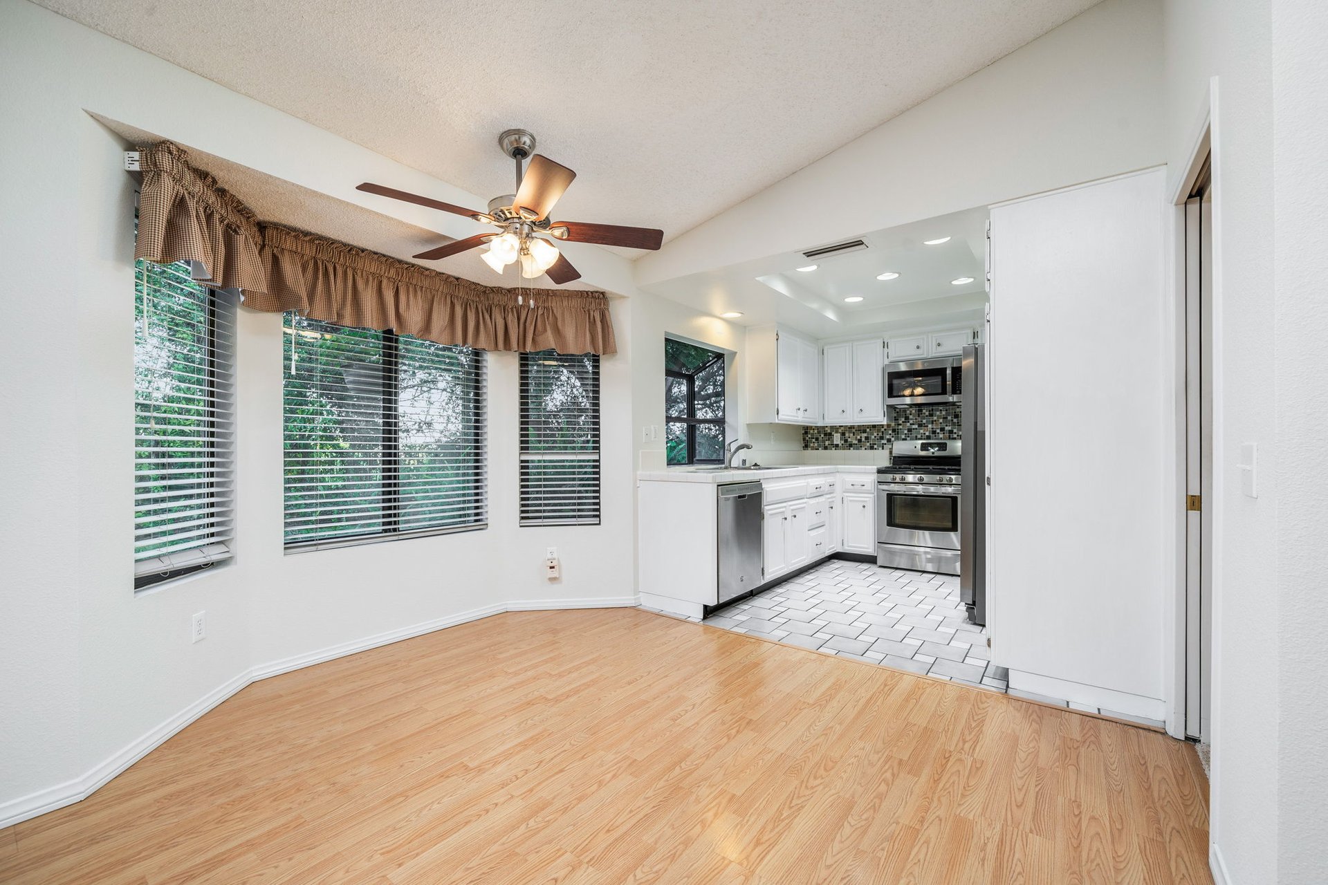1220 Shepherd Way
