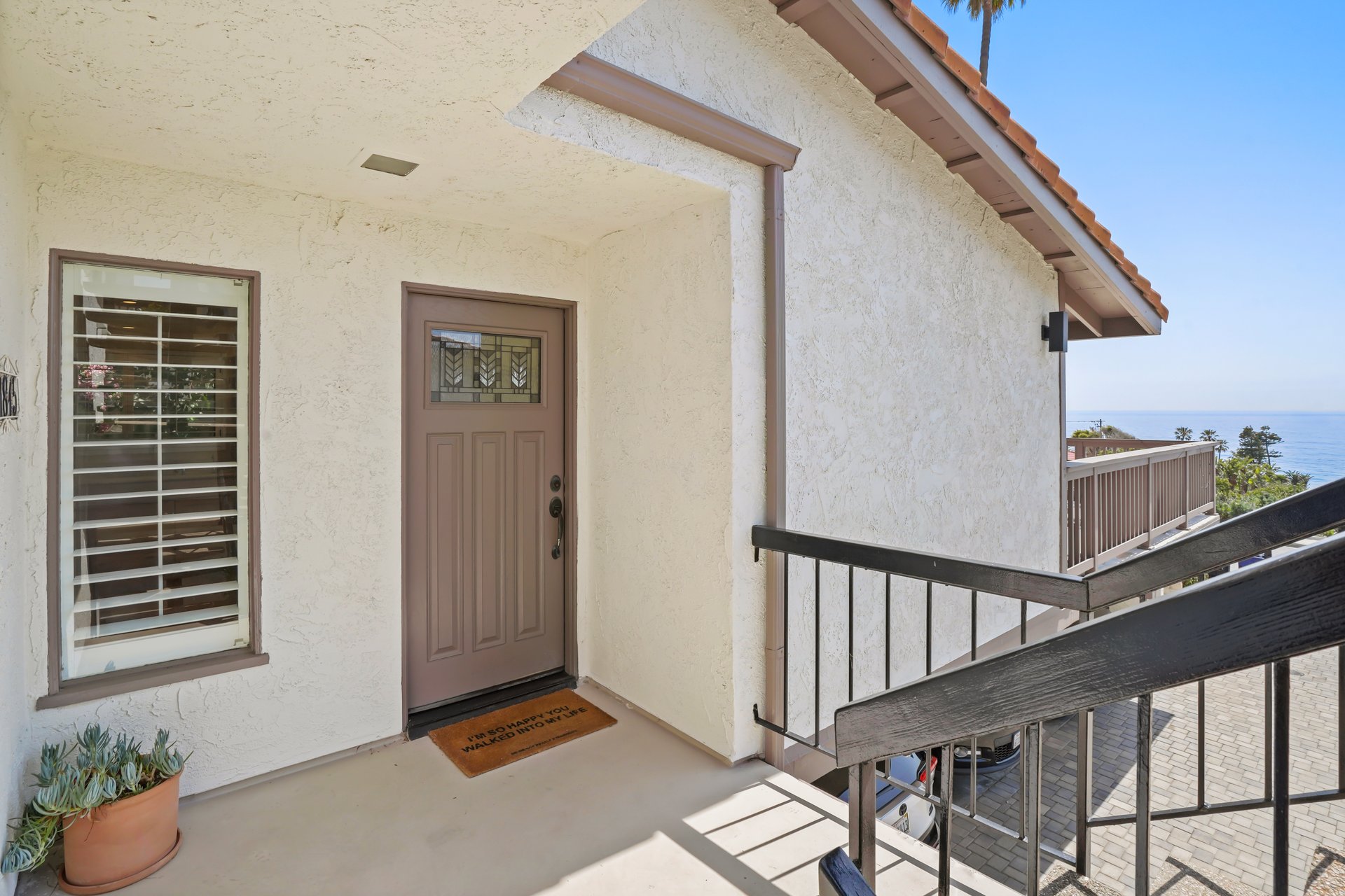 11815 Ellice St 