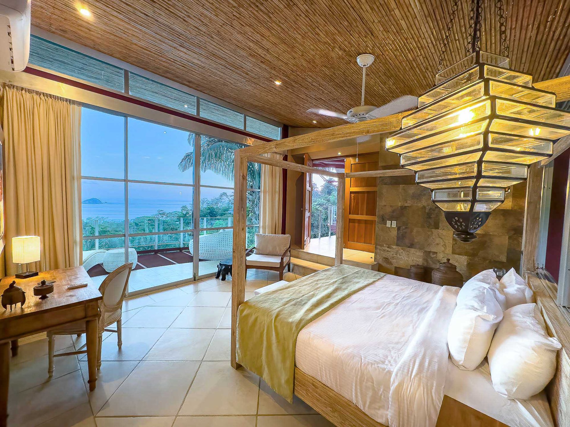 Casa Fantastica Luxury Mountain and Ocean View Villa