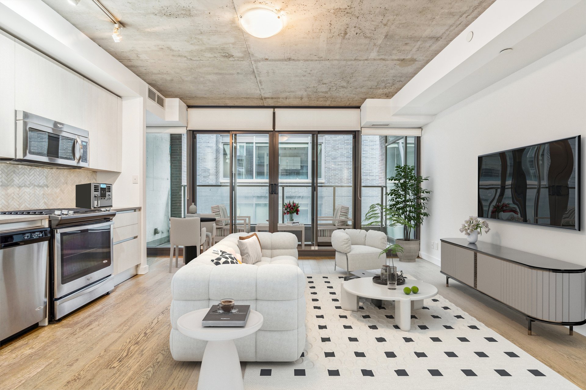 111 Bathurst St 423
