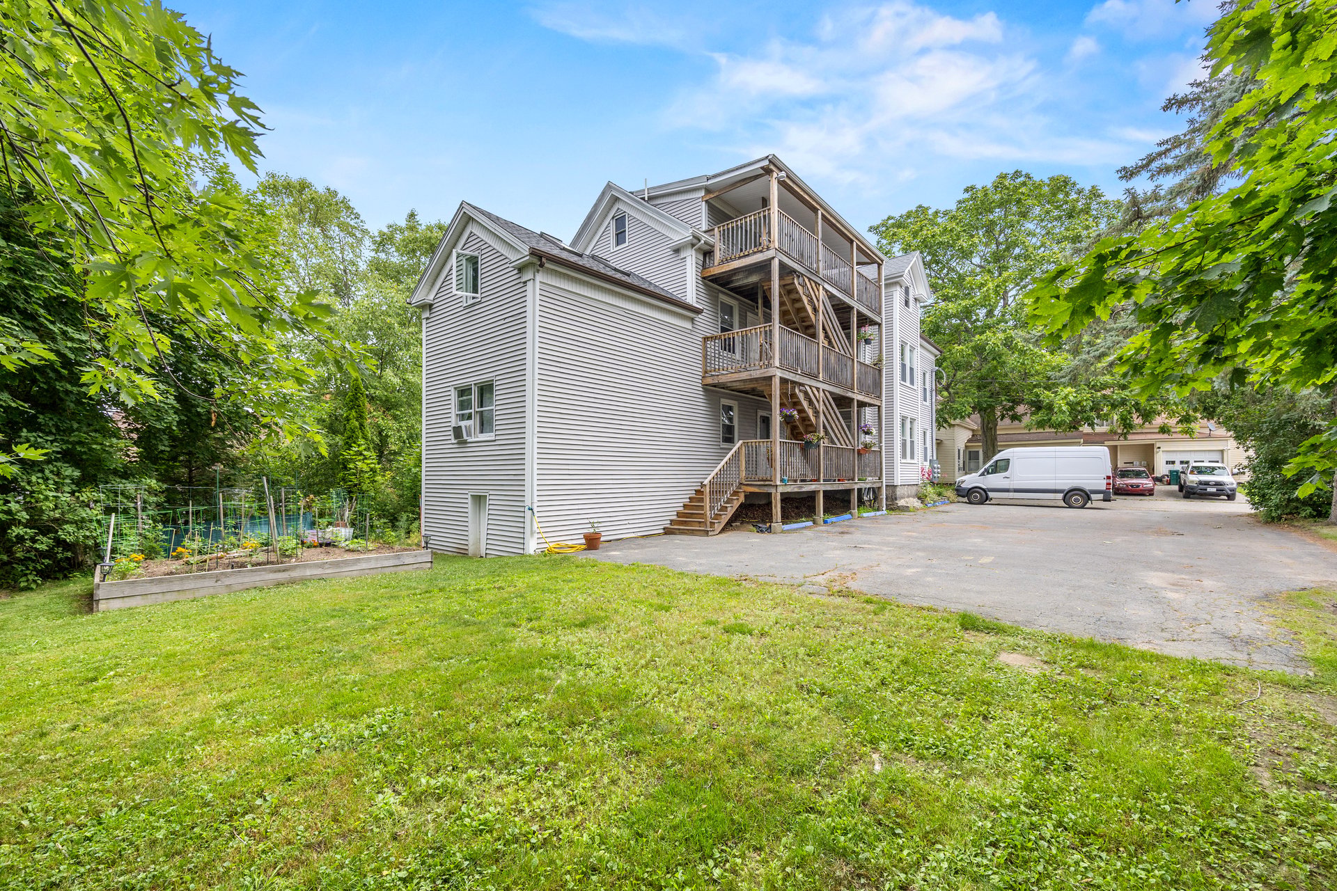 7 Emmons Place
