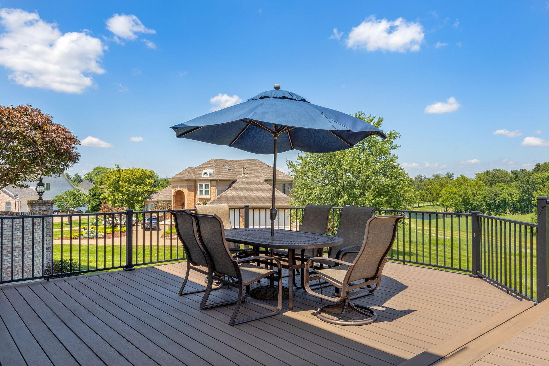32 Rathfarnum Lane
