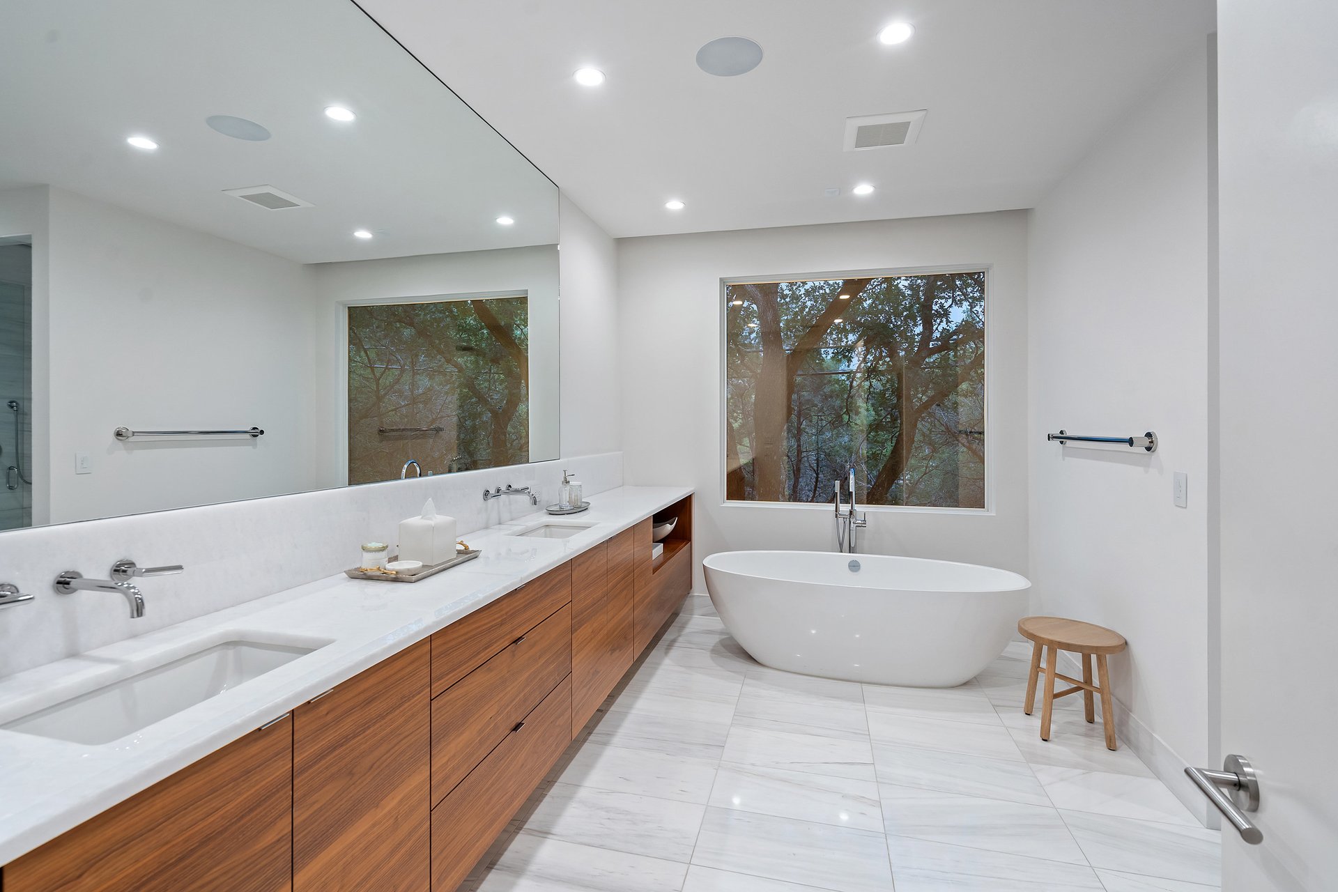 Modern Luxury Meets Natural Serenity